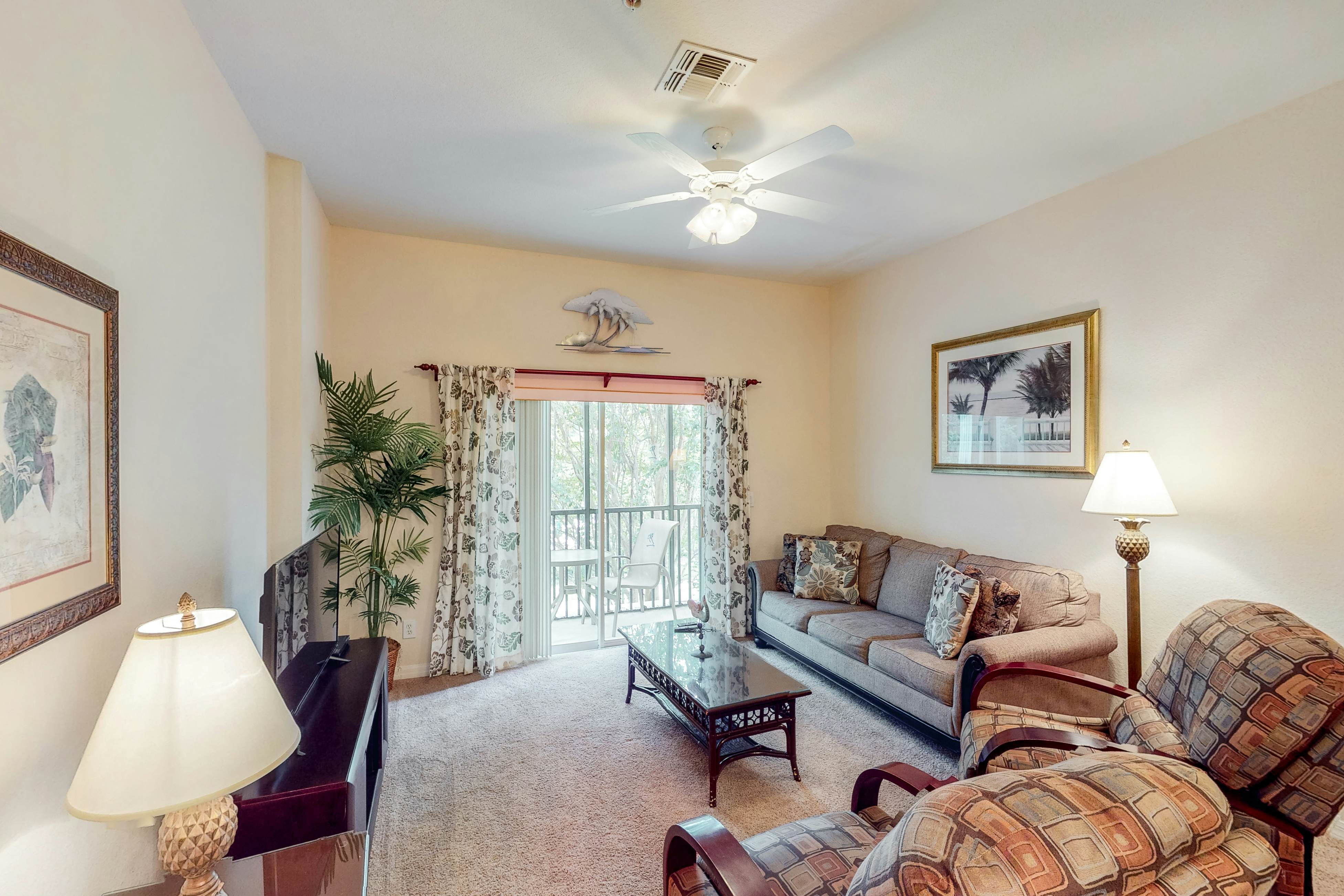 Second-floor condo with basketball court, tennis court, sauna, restaurant, pools