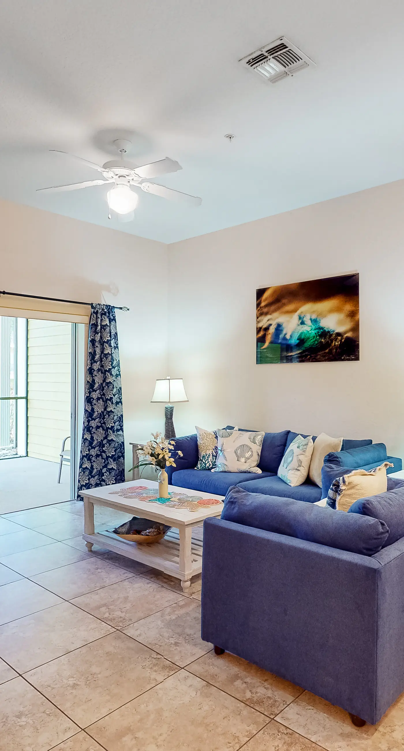 1st-floor condo with sauna, restaurant, gym & pools