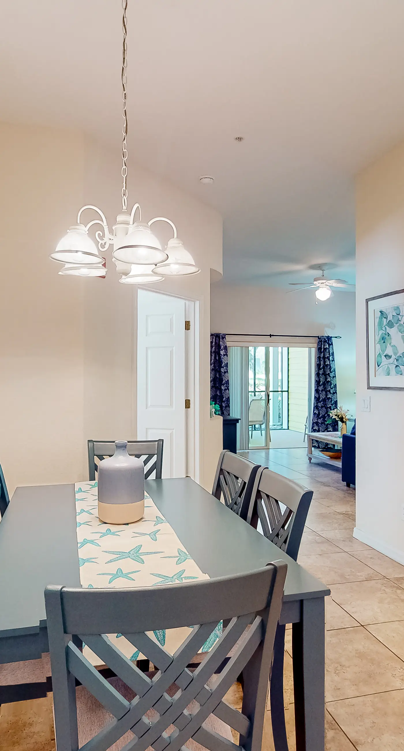 1st-floor condo with sauna, restaurant, gym & pools