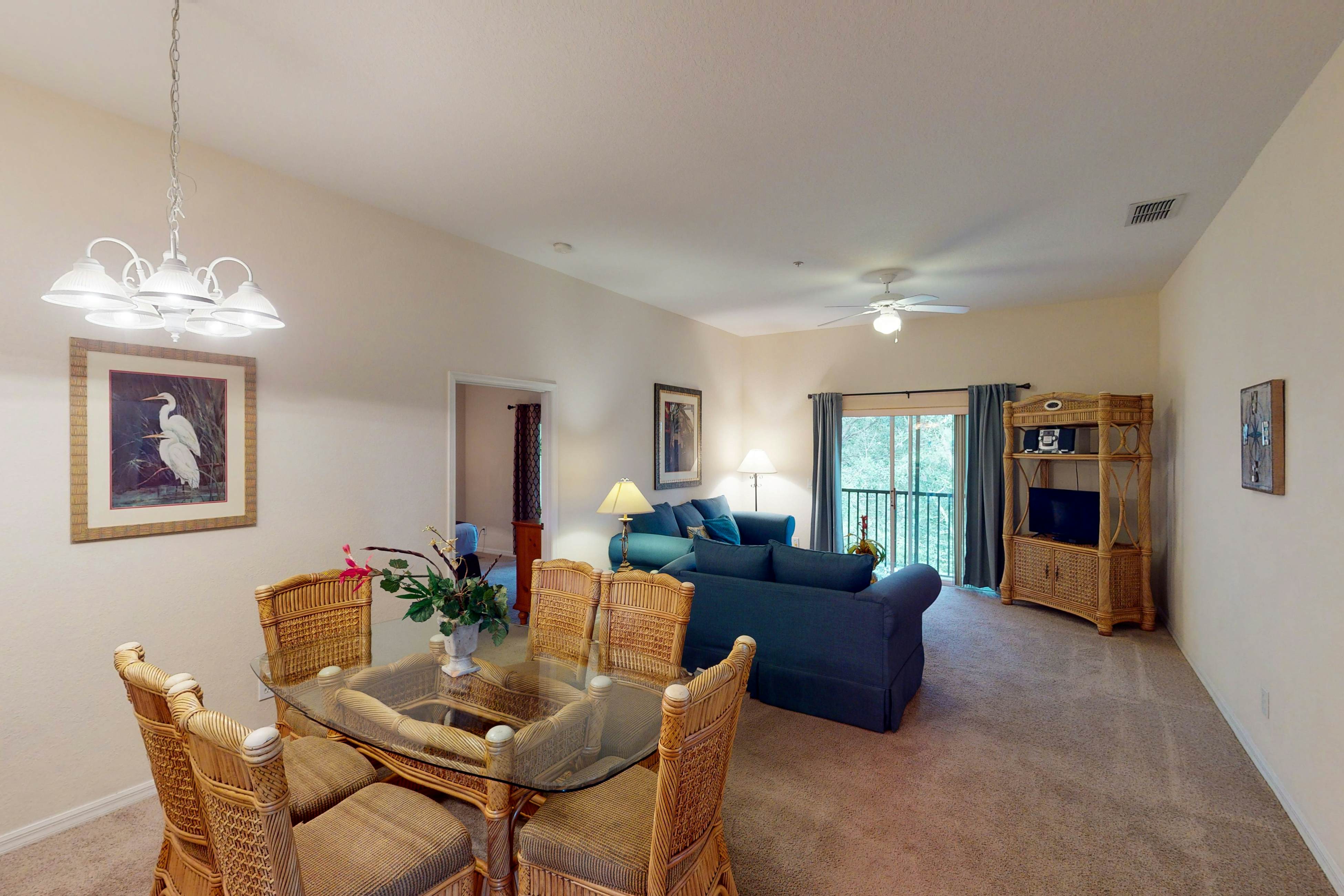 3rd floor condo w/ gym, balcony, basketball court, restaurant, near theme parks