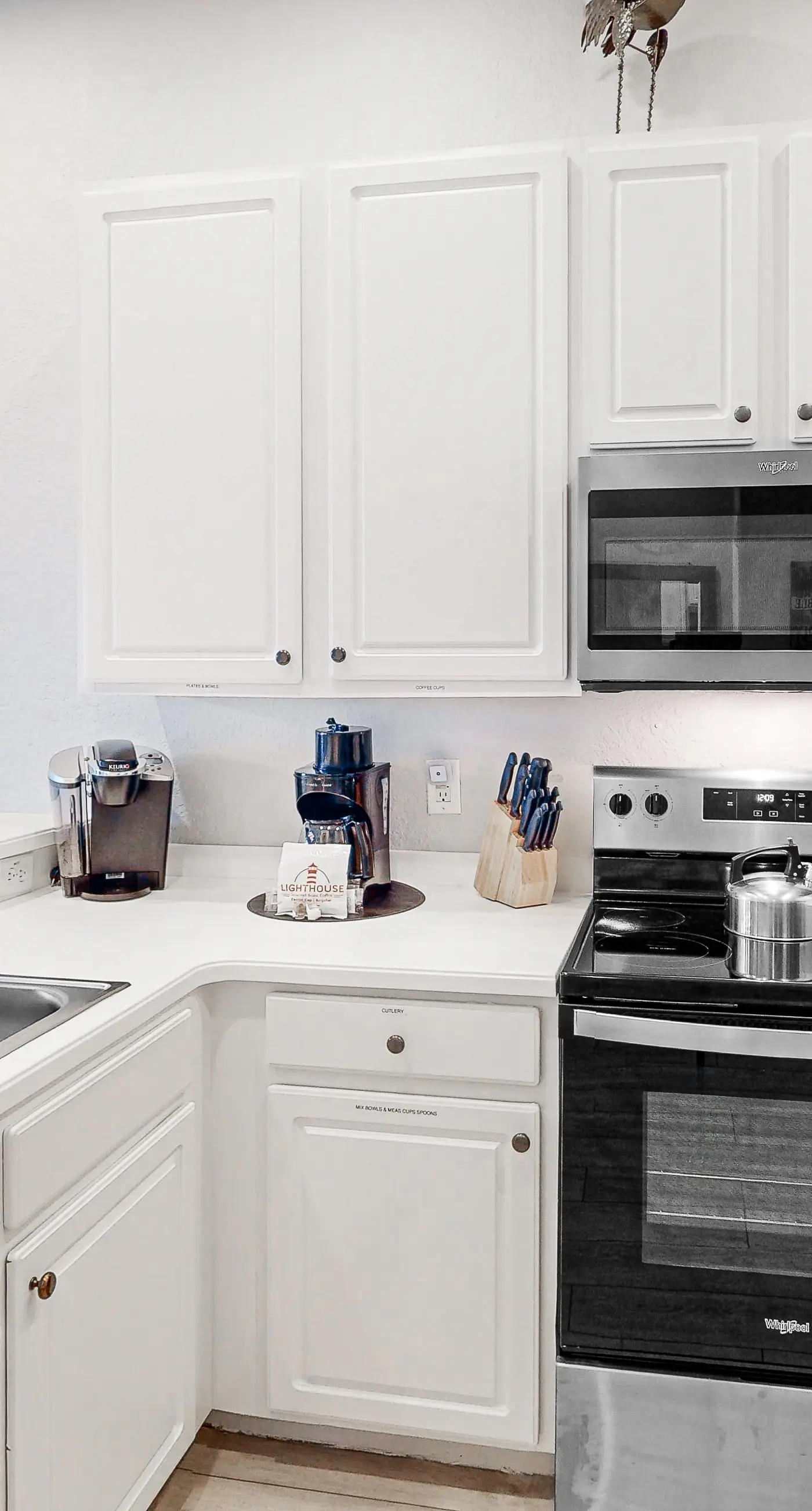 Exclusive 3BR villa: pools, gym, lakeside dining
