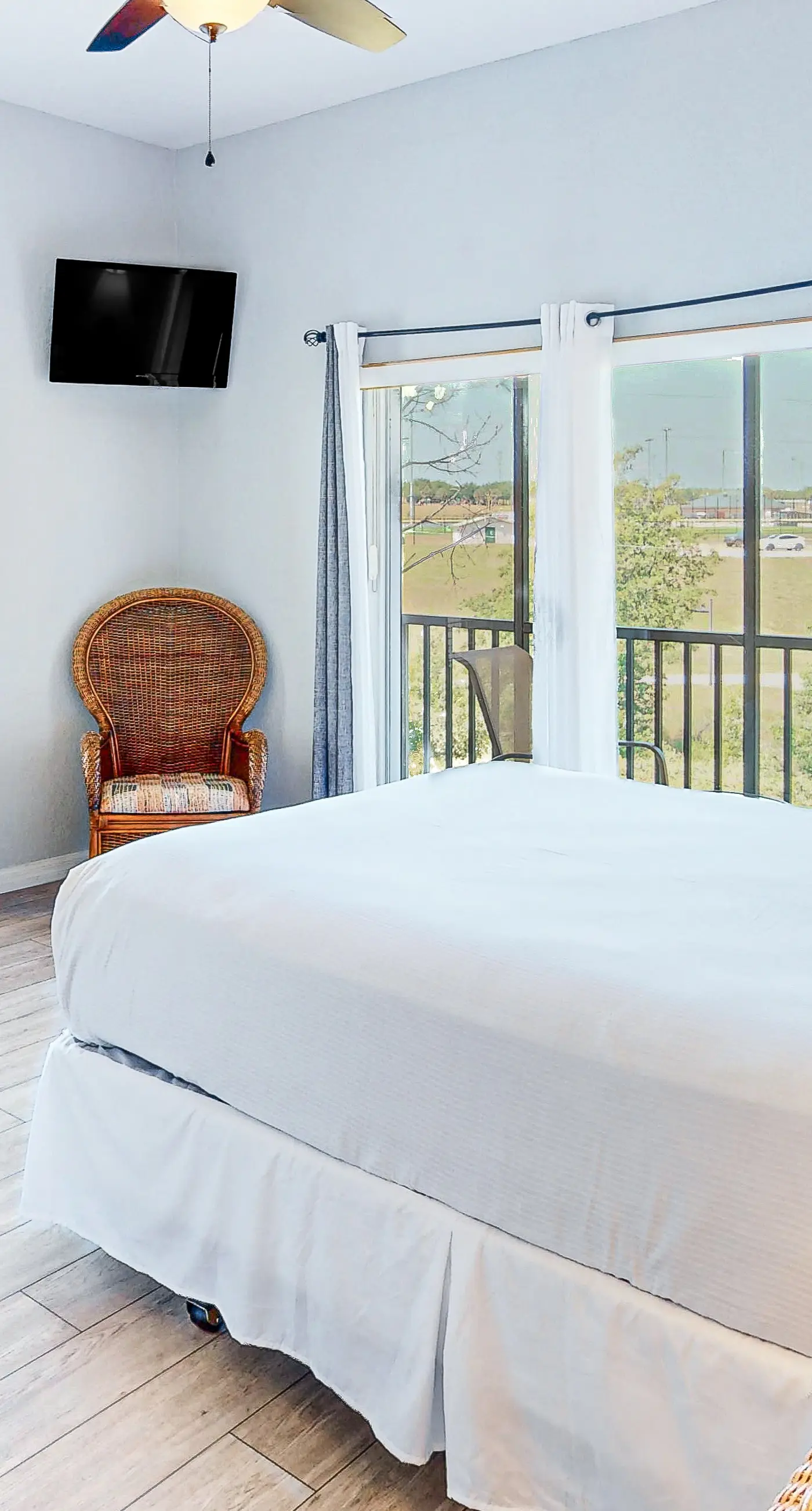 Exclusive 3BR villa: pools, gym, lakeside dining