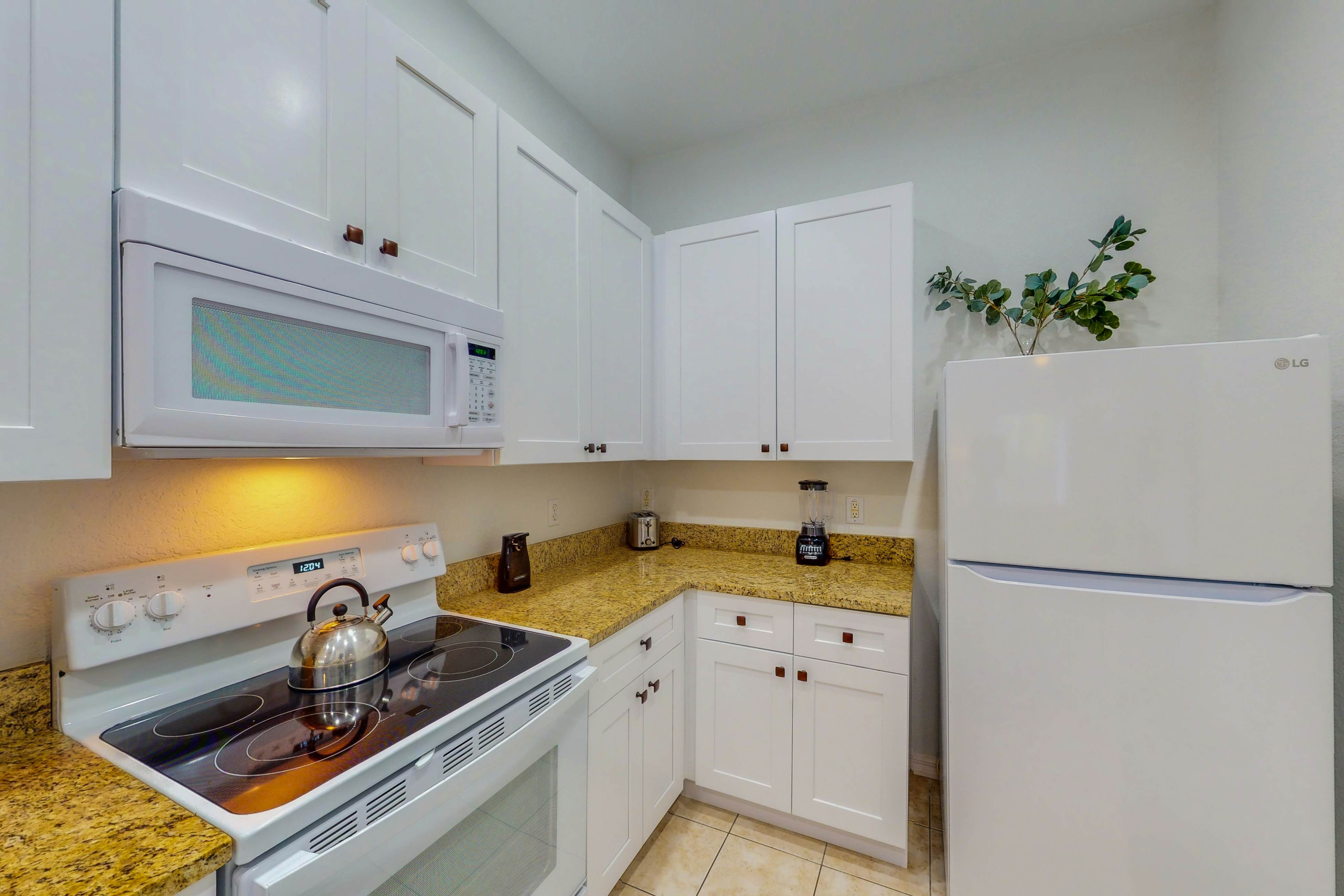 2nd-floor condo with balcony, sauna, basketball court, on-site restaurant & pool