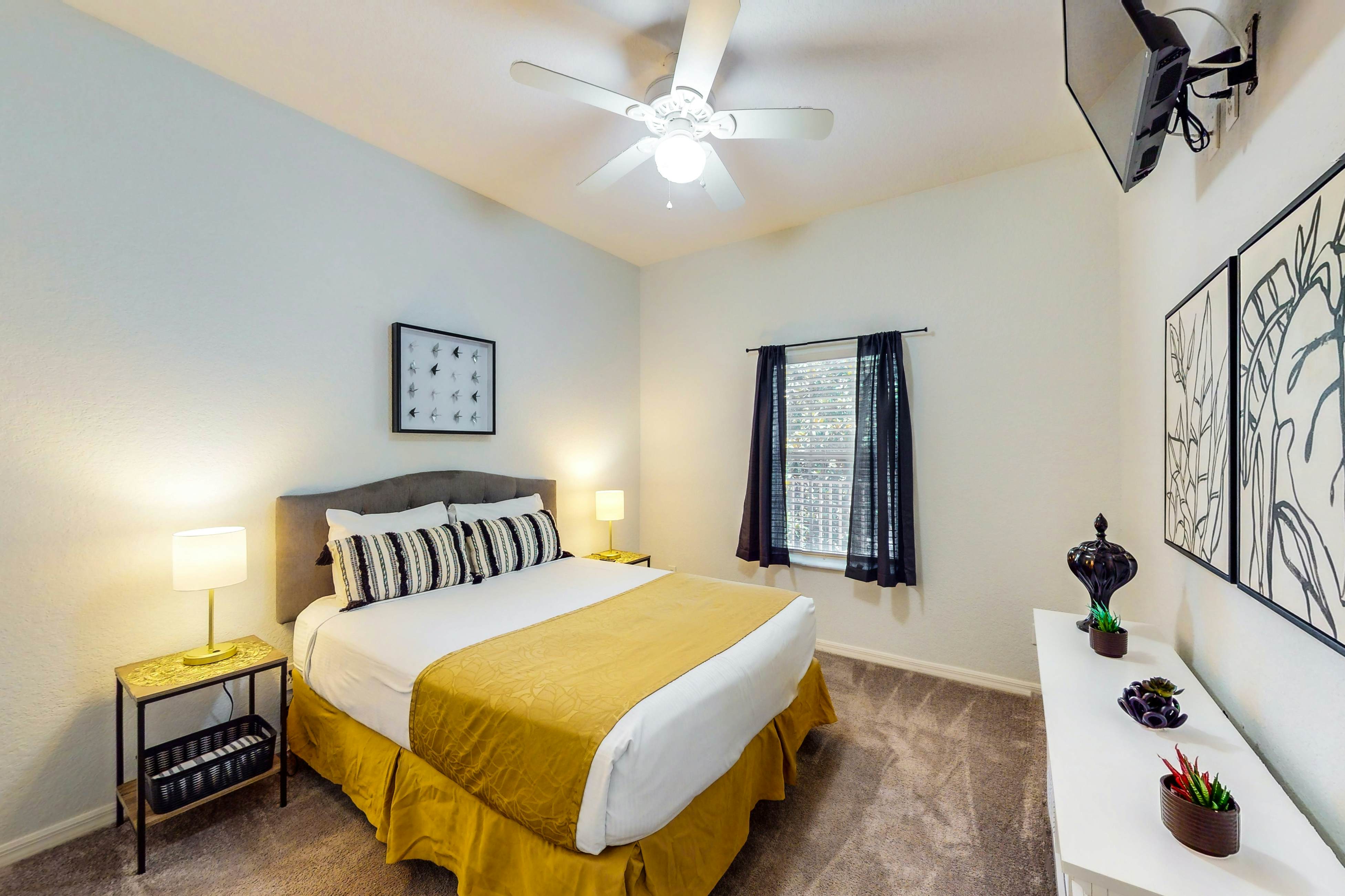 2nd-floor condo with balcony, sauna, basketball court, on-site restaurant & pool