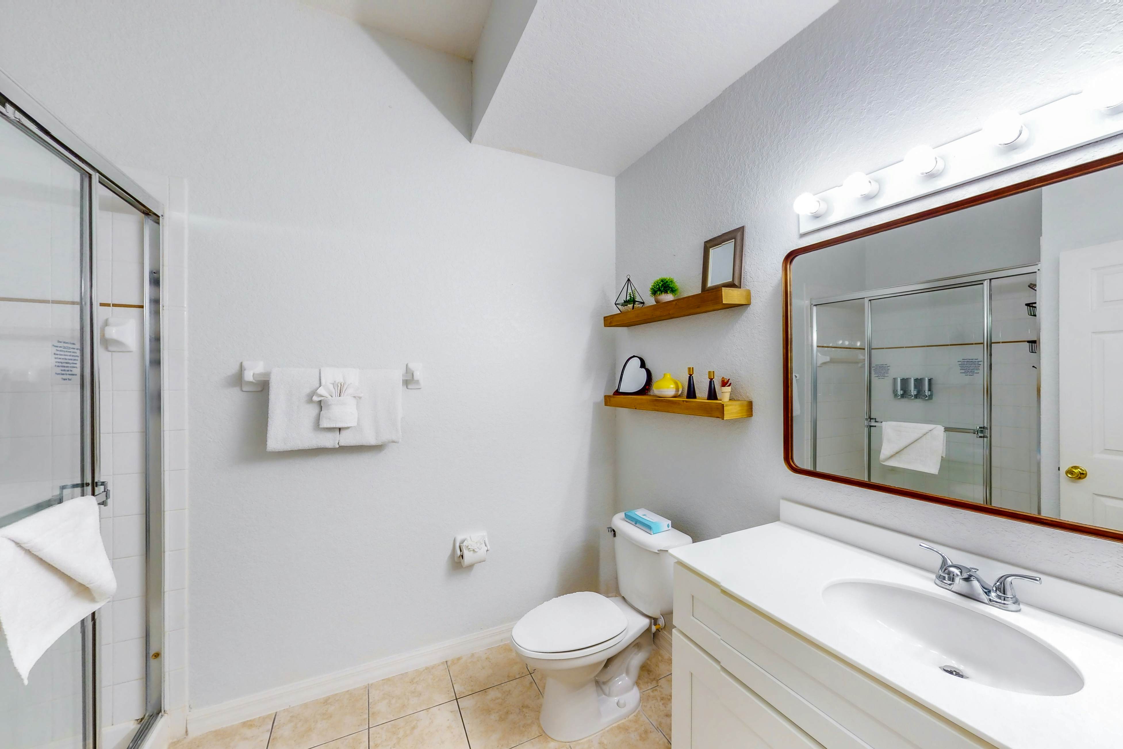 2nd-floor condo with balcony, sauna, basketball court, on-site restaurant & pool