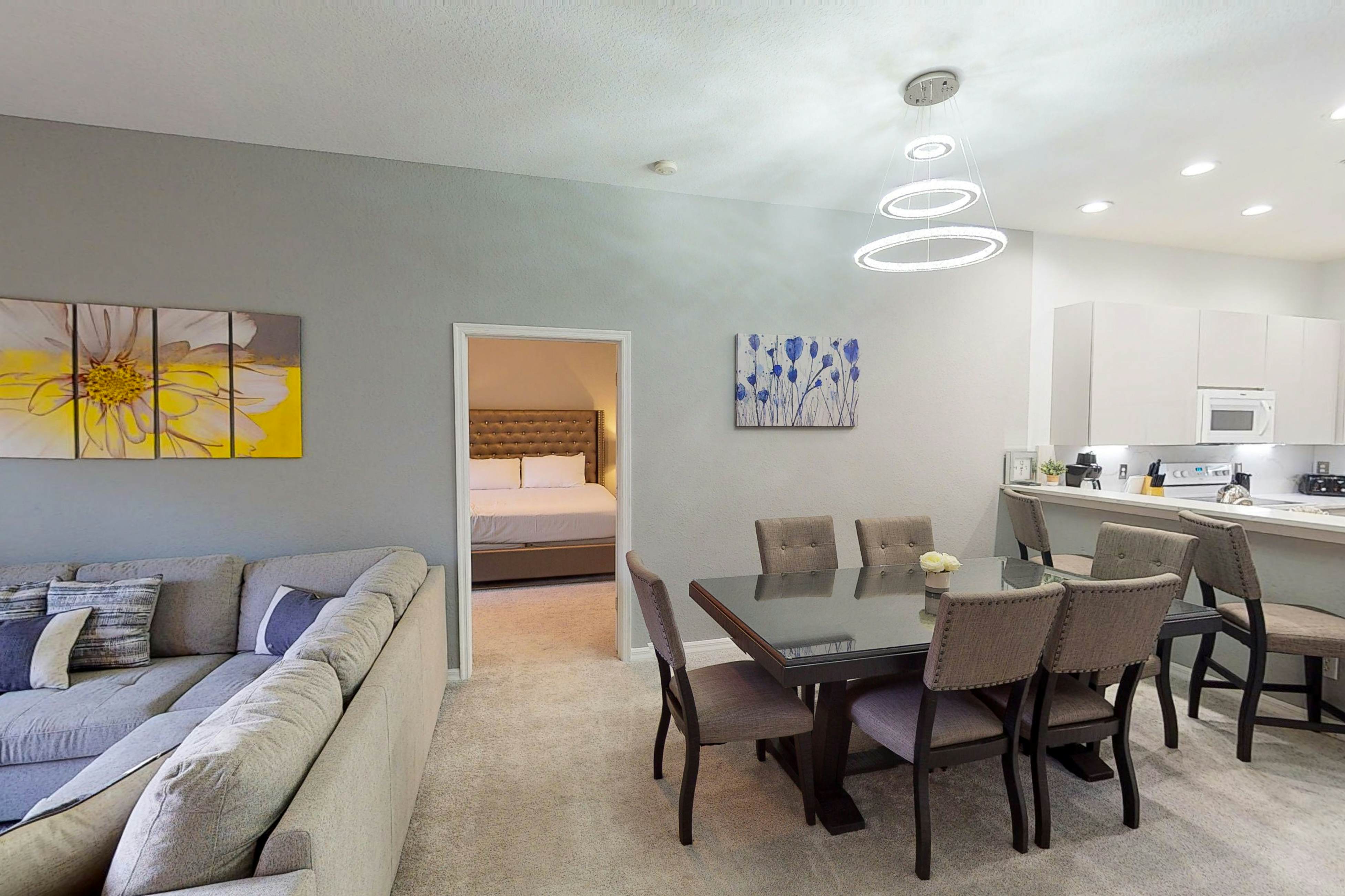 3rd floor condo w/ pools, tennis court, near theme parks, sauna, restaurant