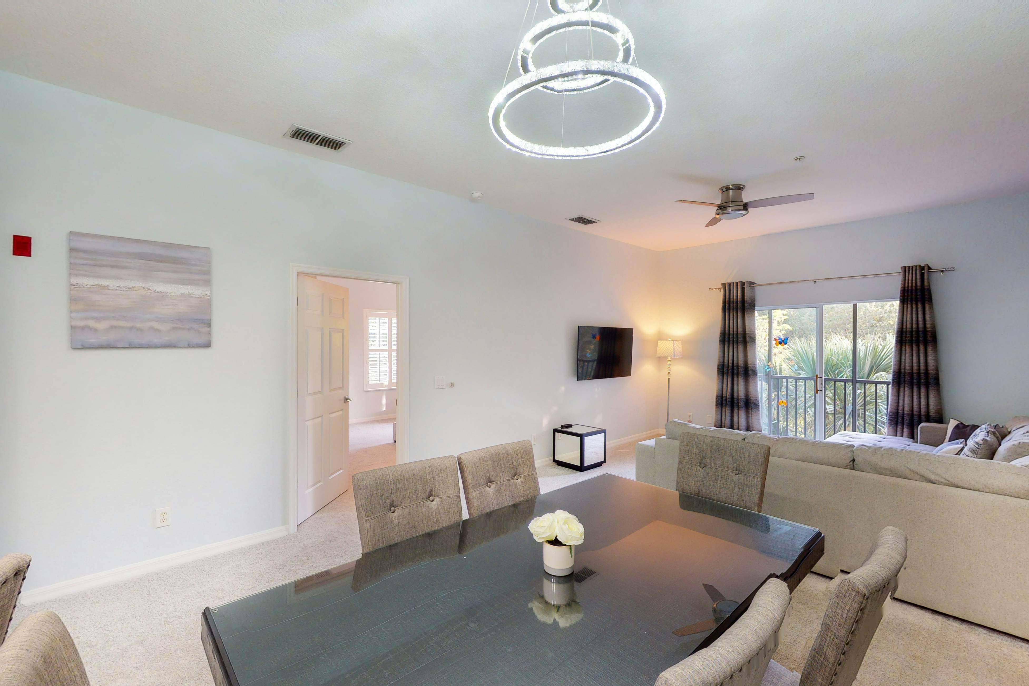 3rd floor condo w/ pools, tennis court, near theme parks, sauna, restaurant