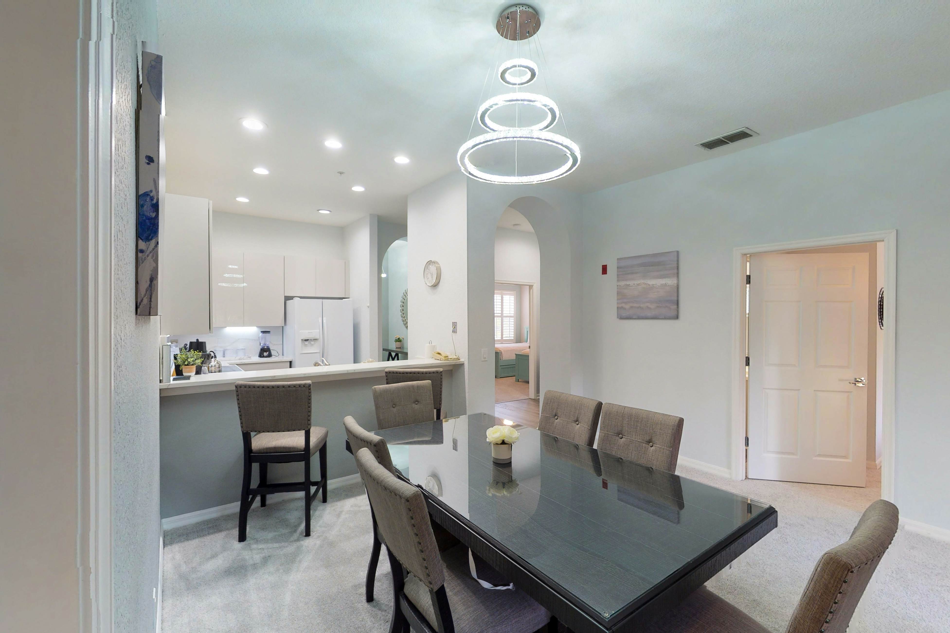 3rd floor condo w/ pools, tennis court, near theme parks, sauna, restaurant