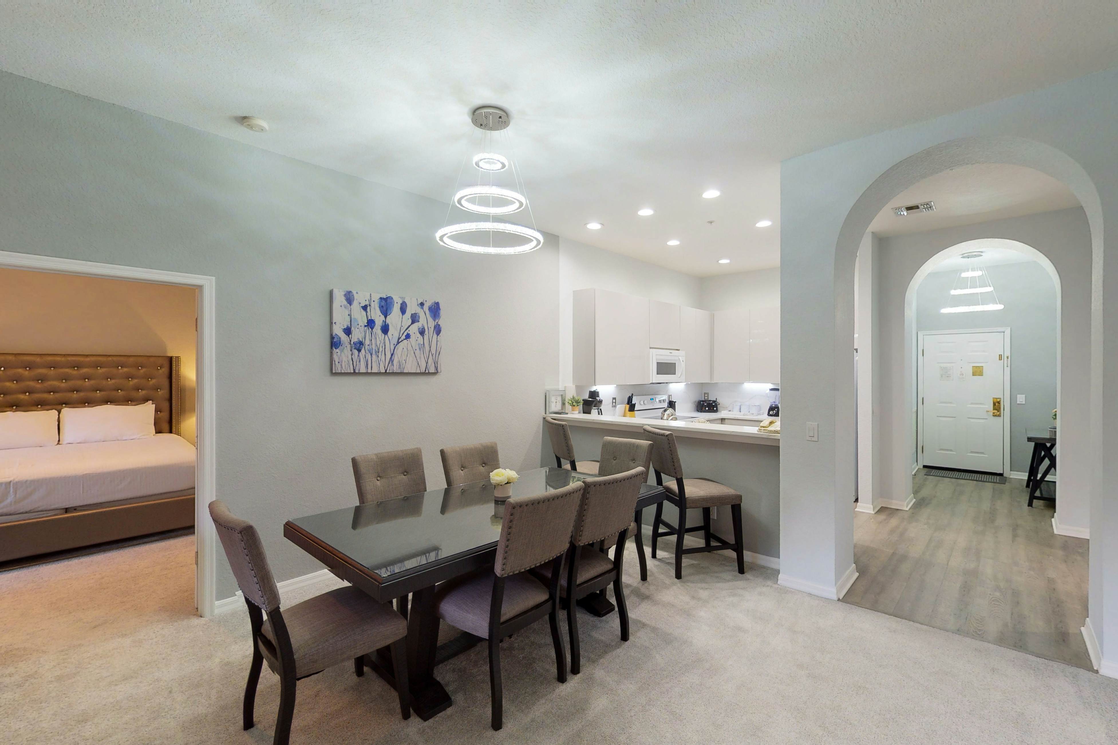 3rd floor condo w/ pools, tennis court, near theme parks, sauna, restaurant