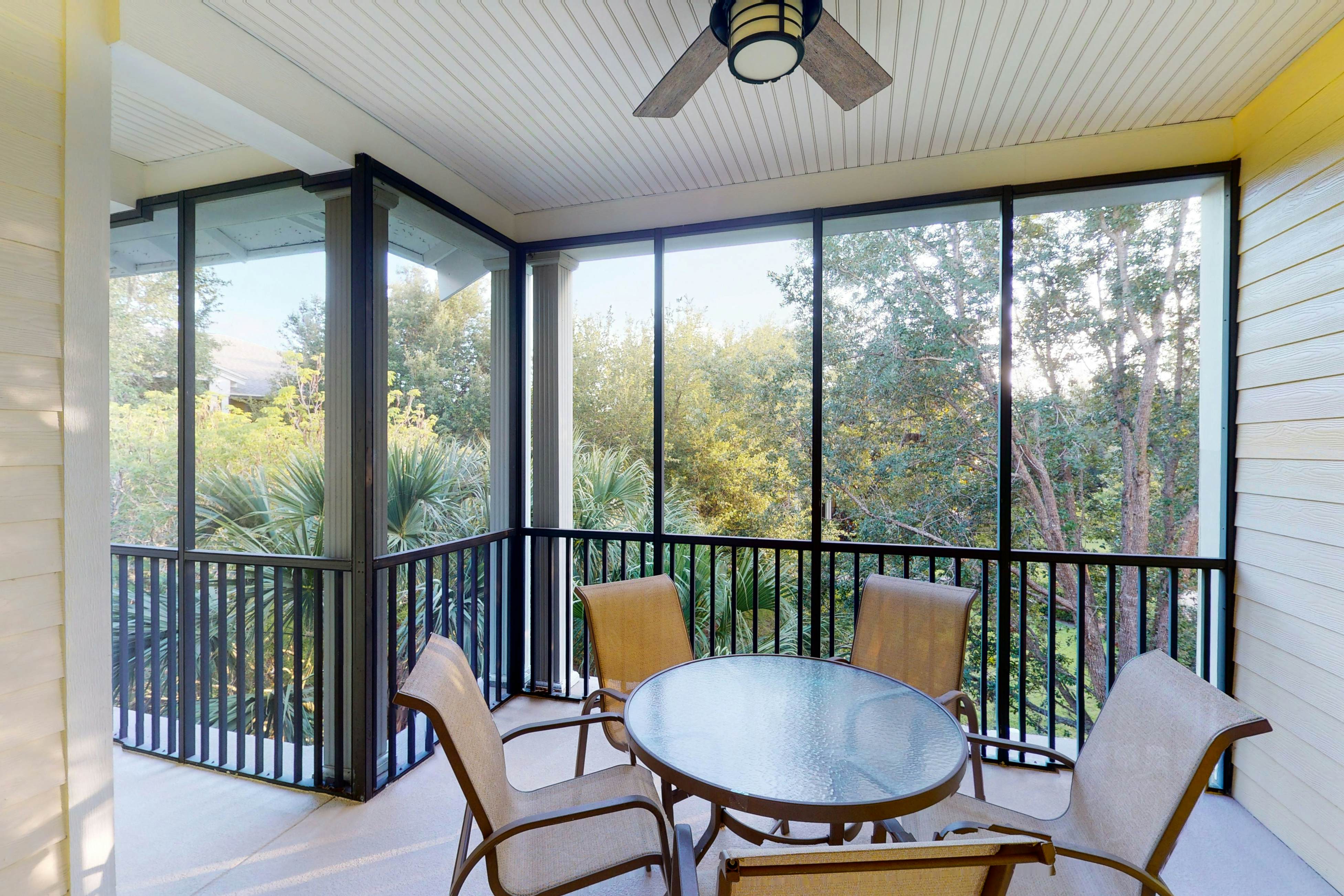 3rd floor condo w/ pools, tennis court, near theme parks, sauna, restaurant