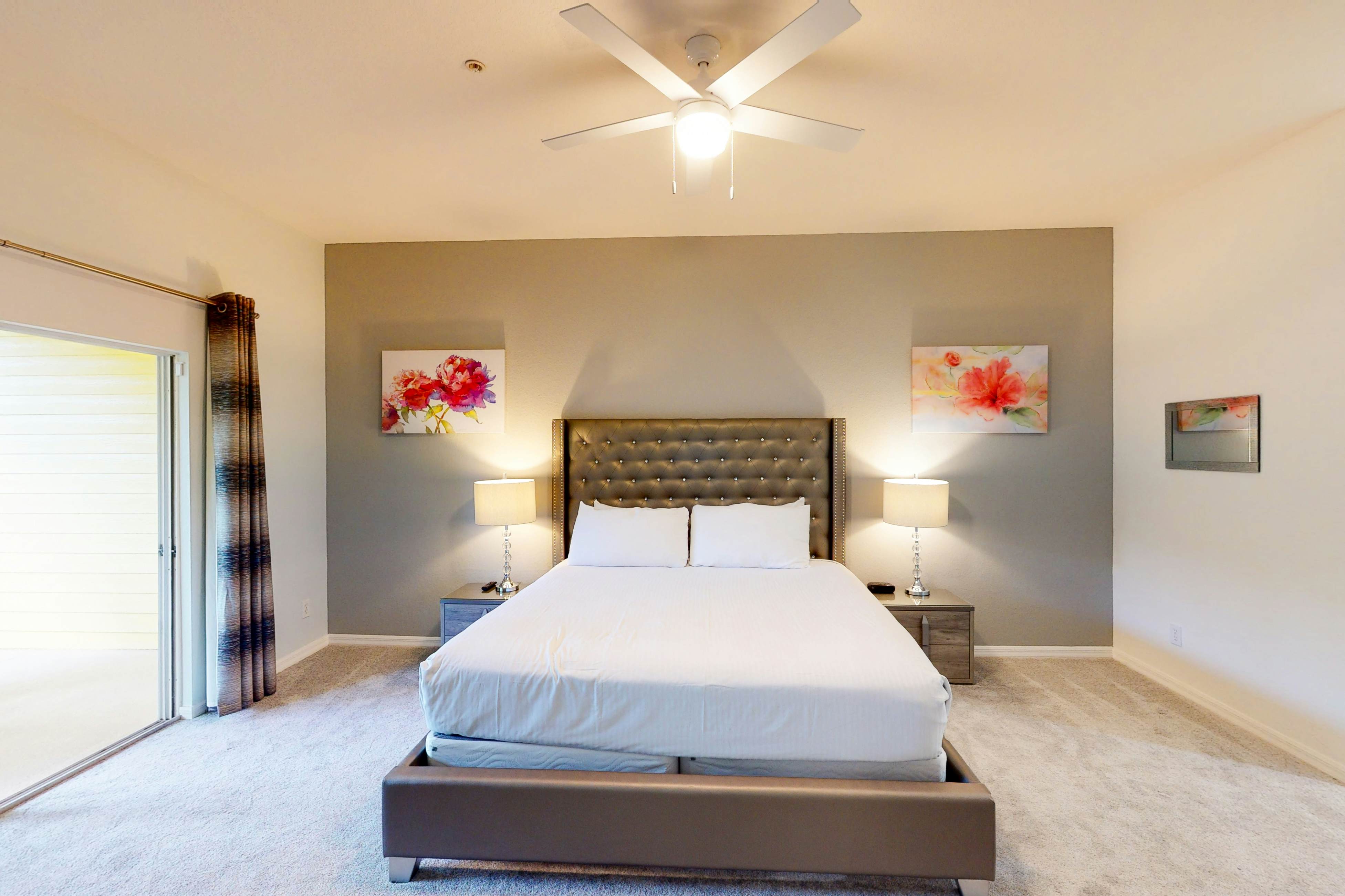 3rd floor condo w/ pools, tennis court, near theme parks, sauna, restaurant