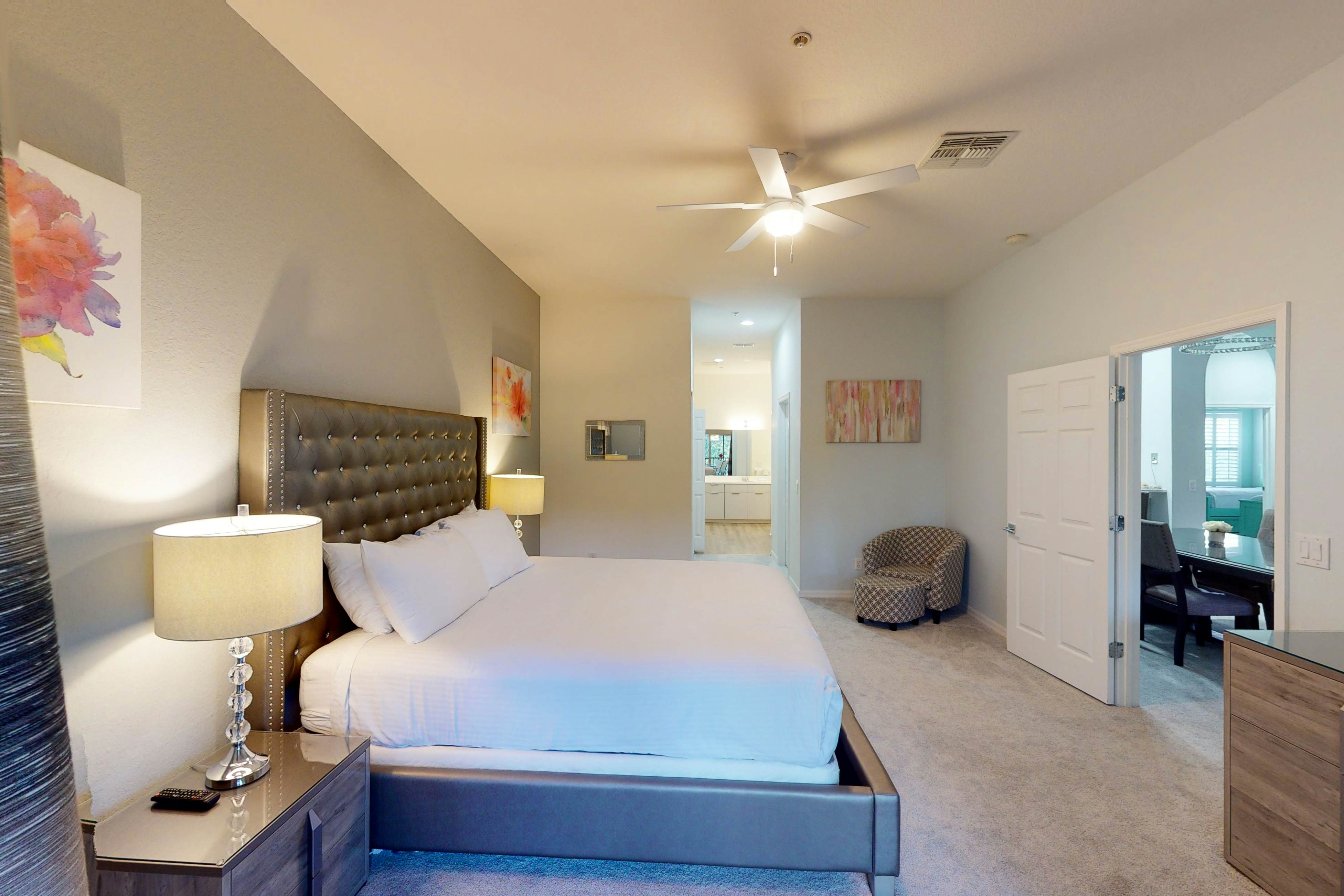 3rd floor condo w/ pools, tennis court, near theme parks, sauna, restaurant