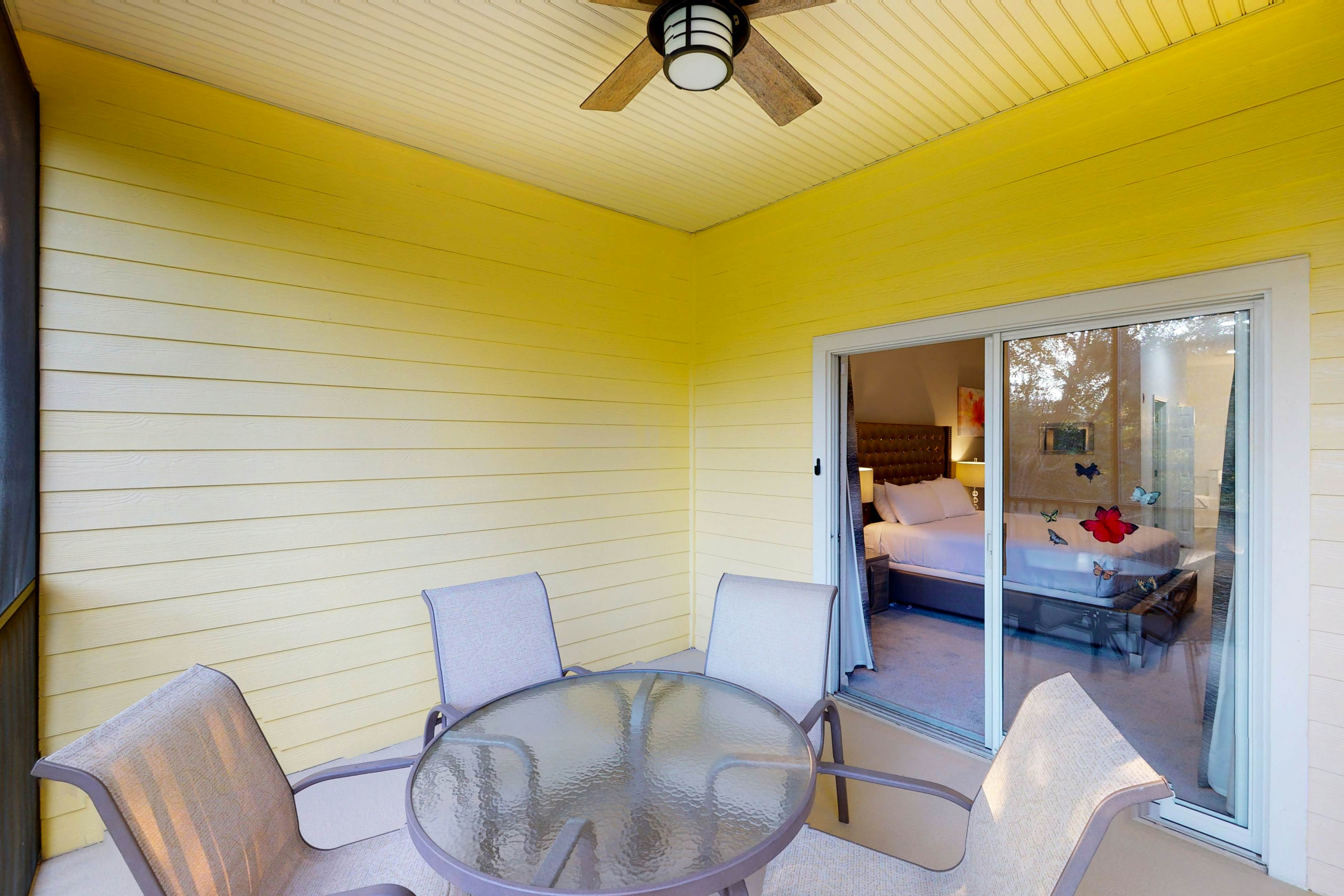 3rd floor condo w/ pools, tennis court, near theme parks, sauna, restaurant