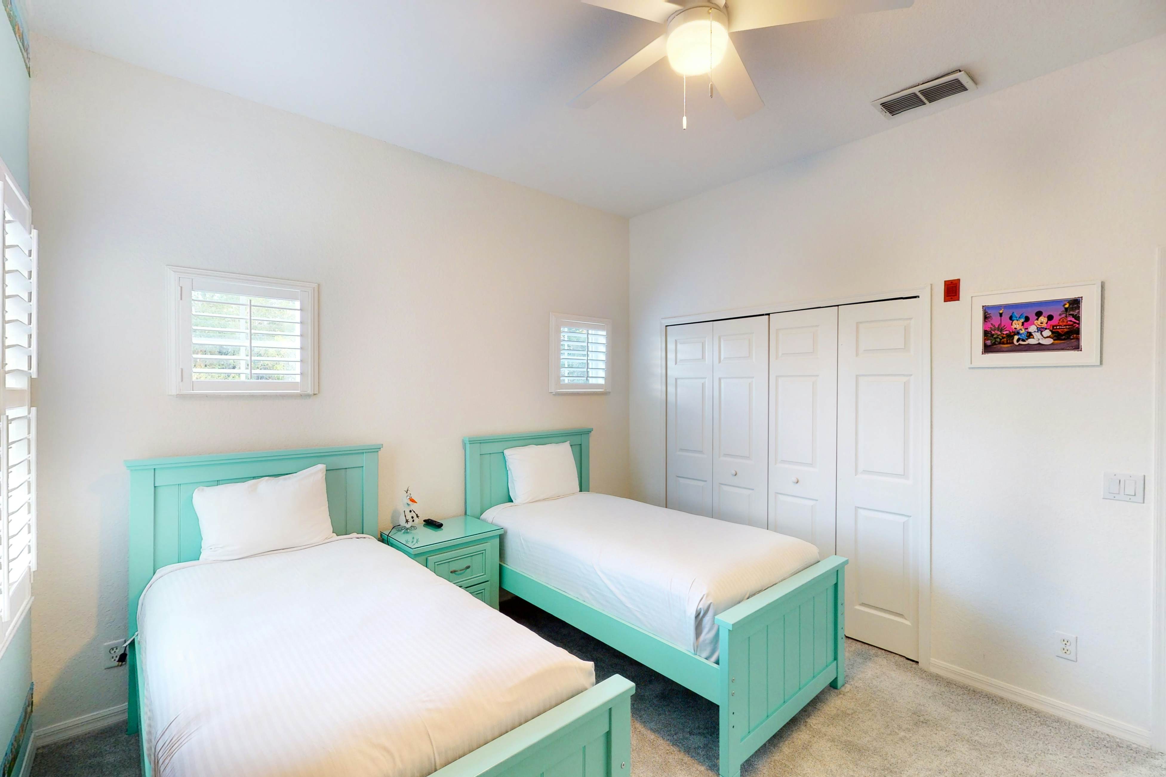 3rd floor condo w/ pools, tennis court, near theme parks, sauna, restaurant