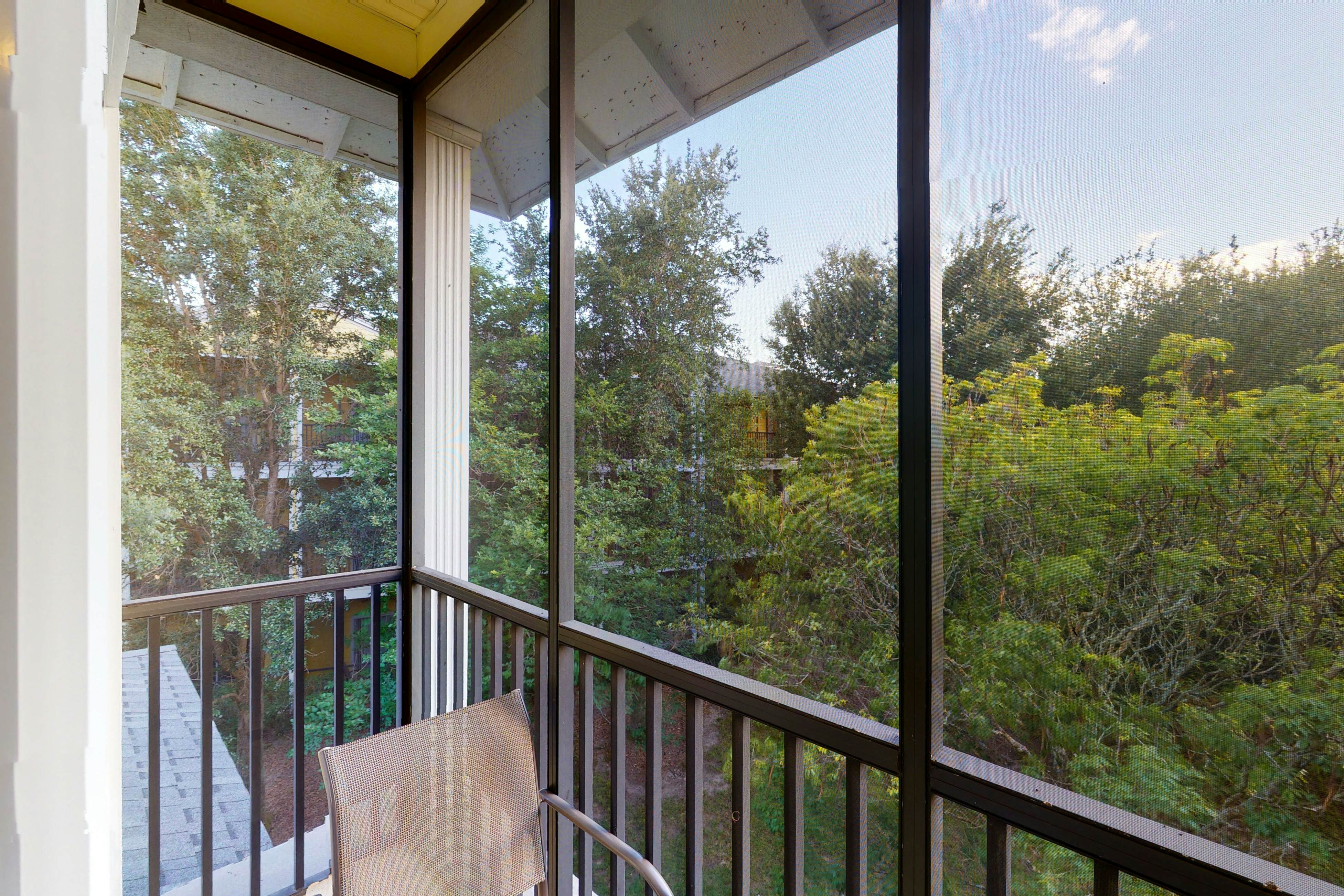 3rd floor condo w/ pools, tennis court, near theme parks, sauna, restaurant