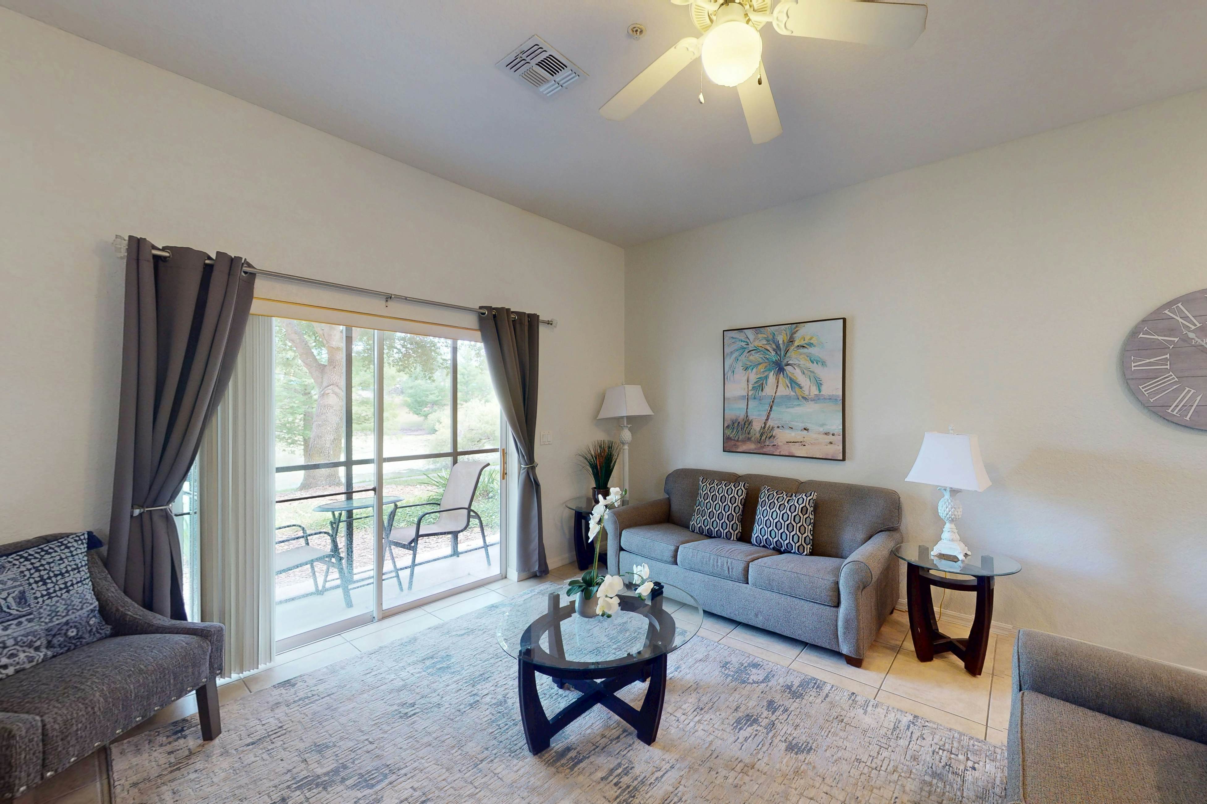 Spacious 1st floor condo with pools/hot tubs, W/D & patio - near theme parks