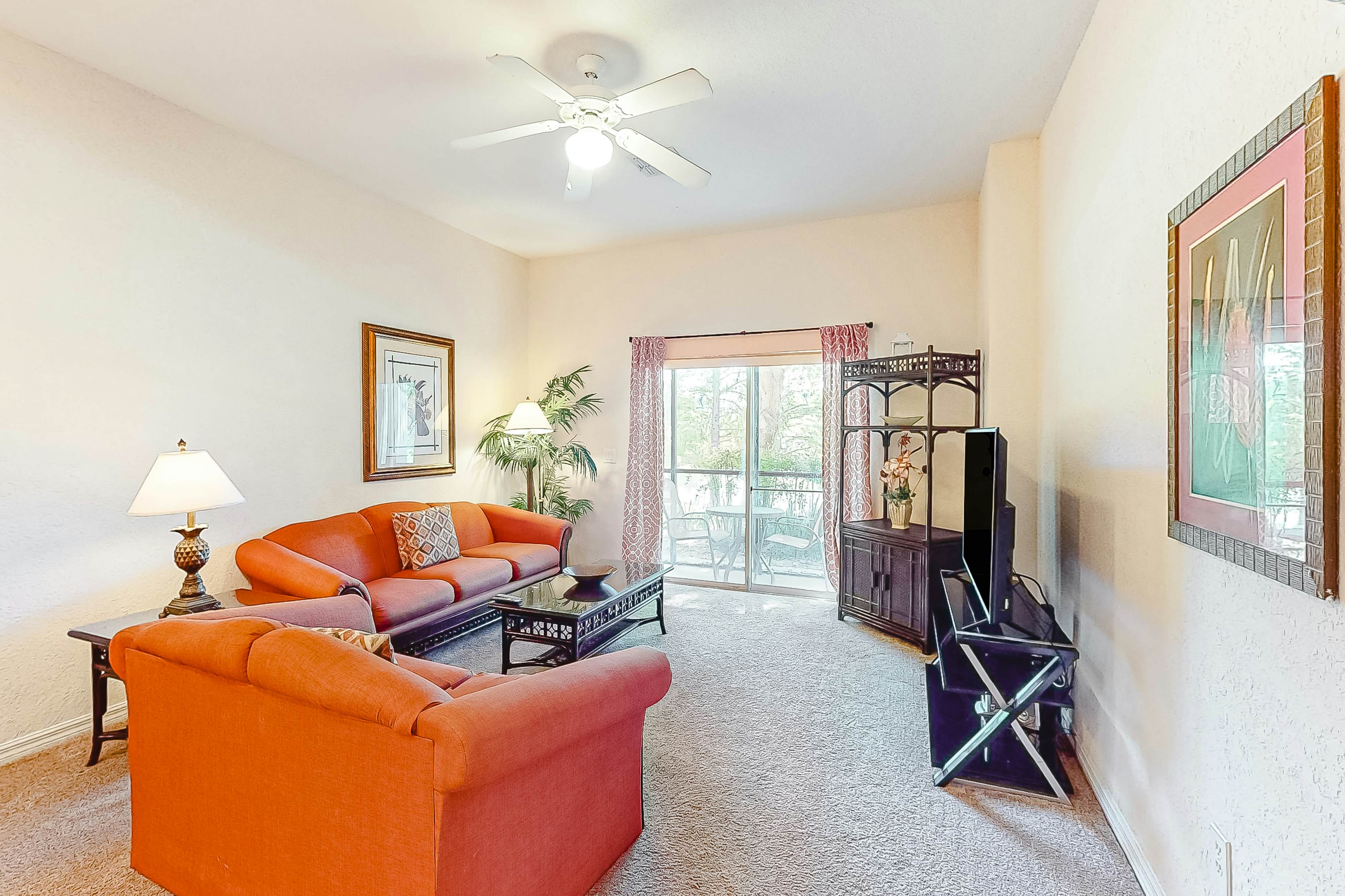 Near all Orlando theme parks - family friendly condo w/ shared amenities