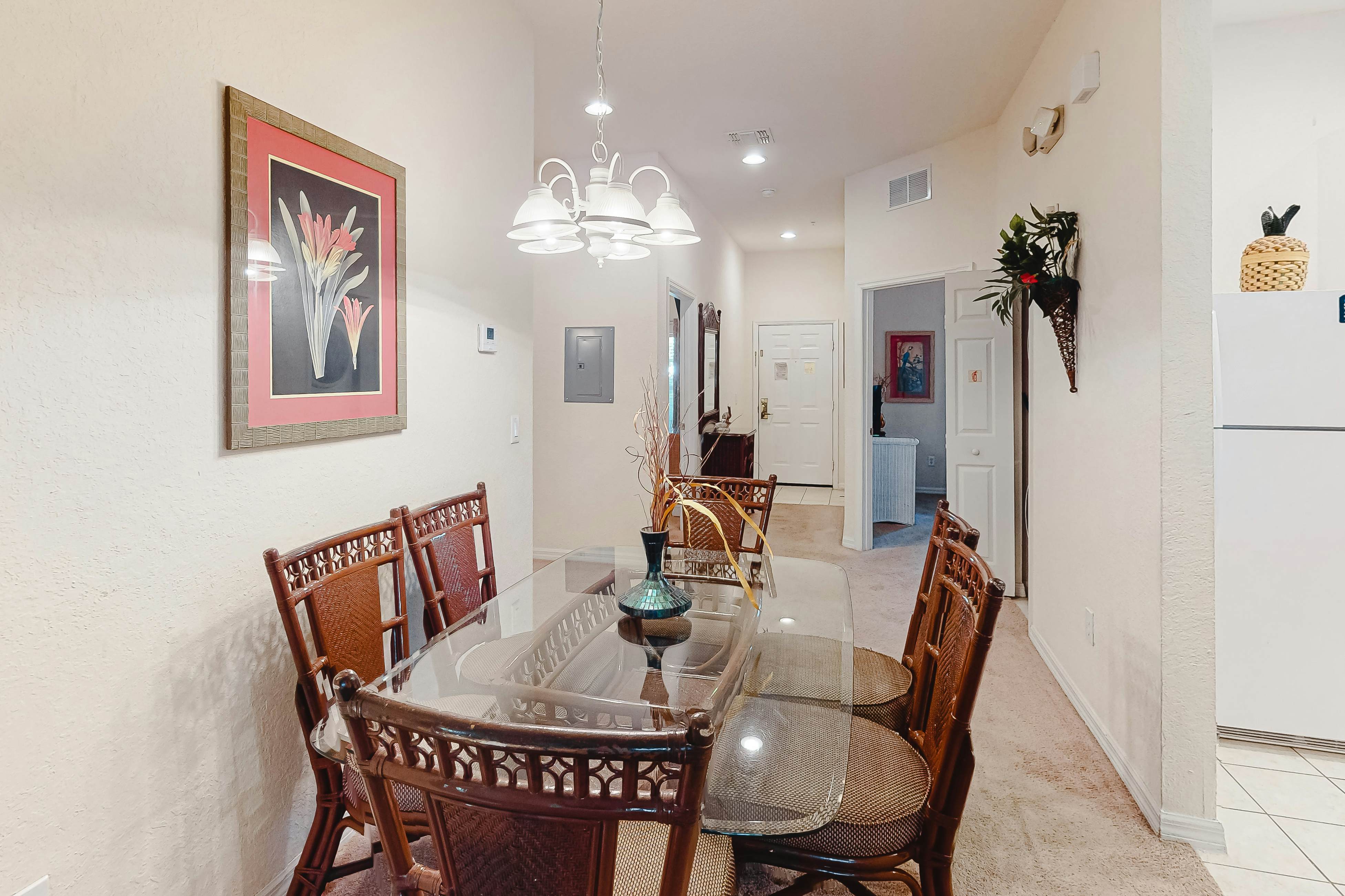 Near all Orlando theme parks - family friendly condo w/ shared amenities