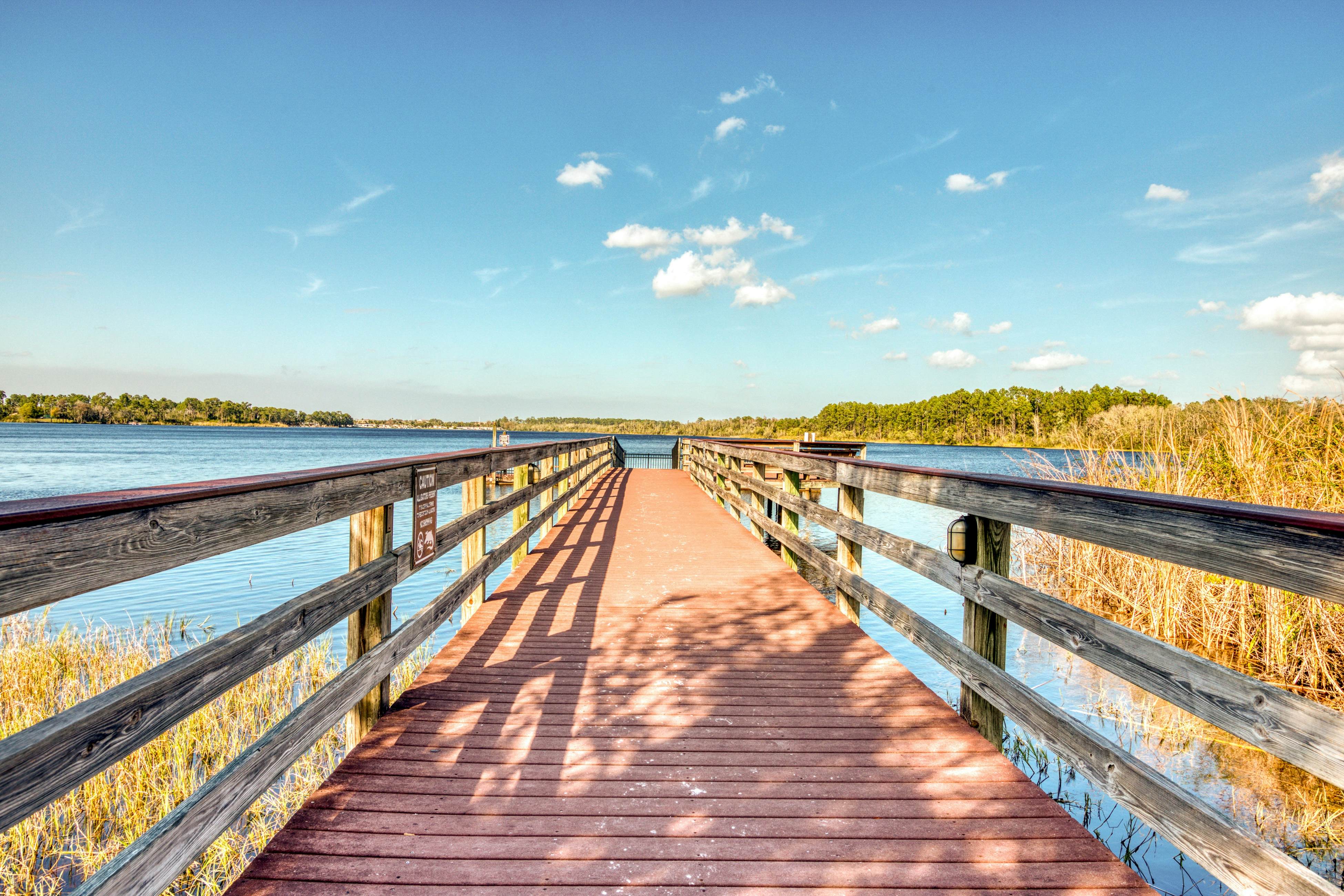 Near all Orlando theme parks - family friendly condo w/ shared amenities