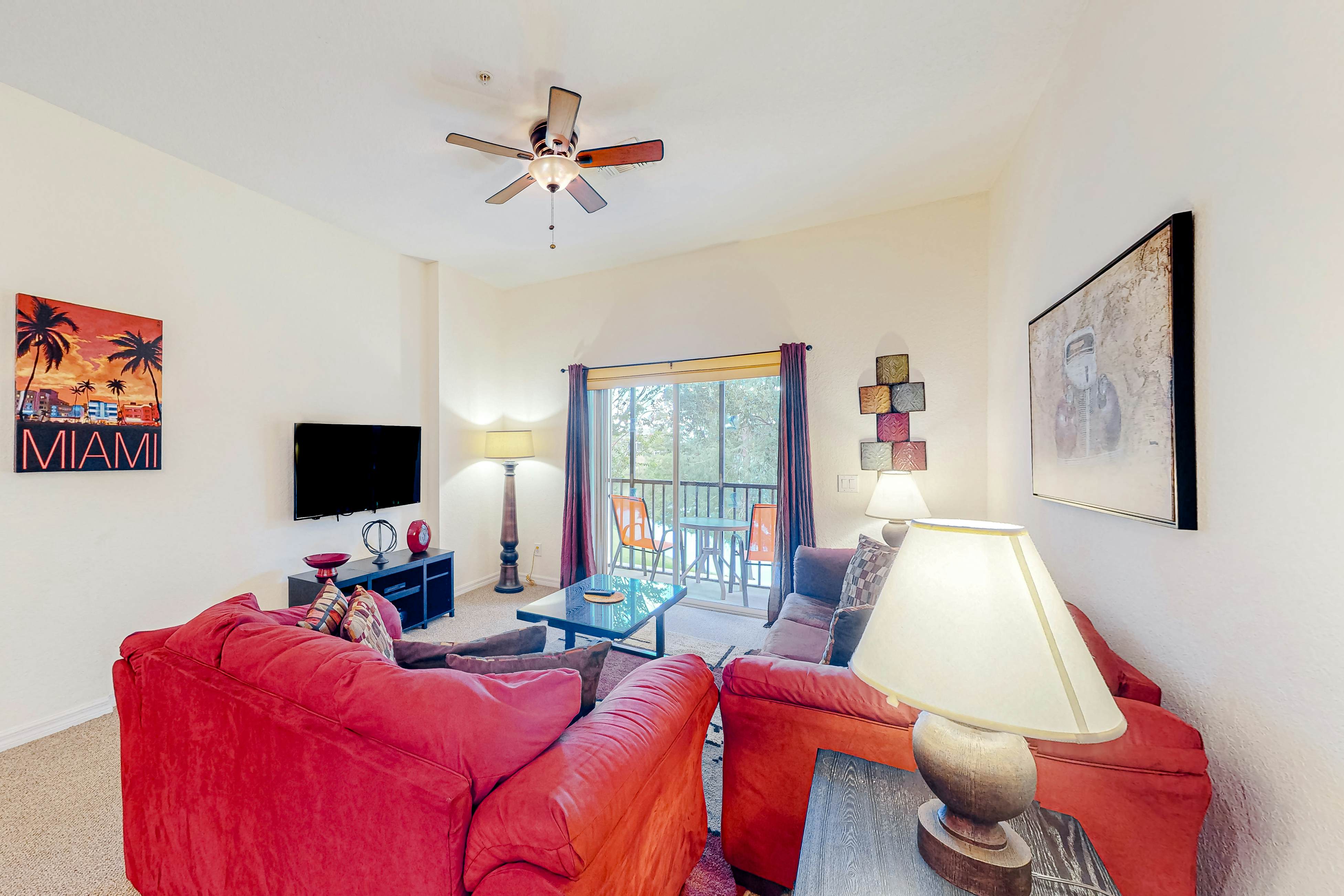 2nd floor condo near theme parks, restaurant, tennis court, balcony, sauna