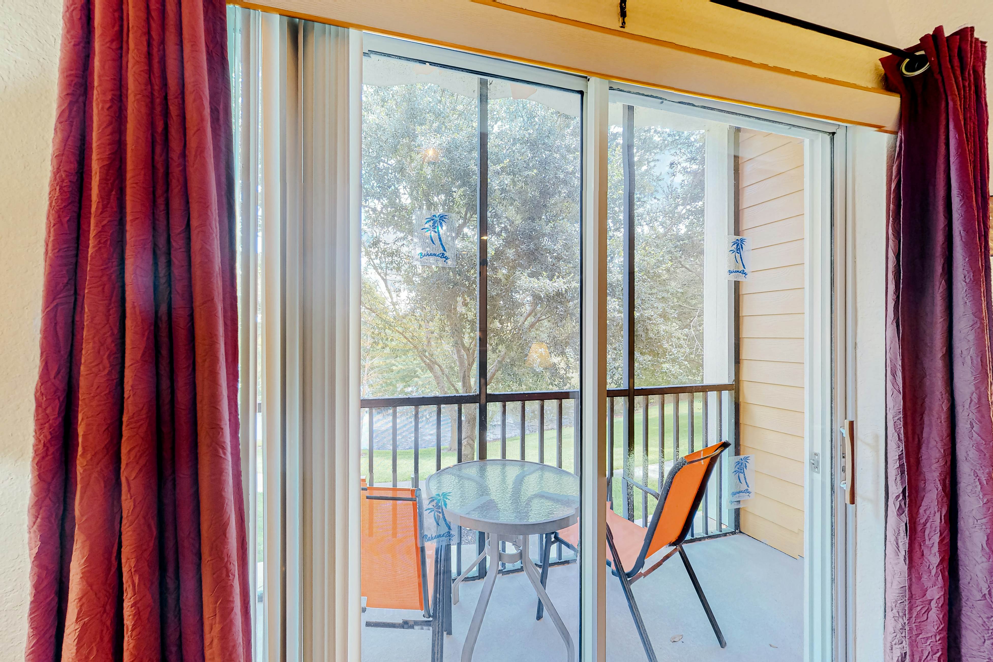 2nd floor condo near theme parks, restaurant, tennis court, balcony, sauna