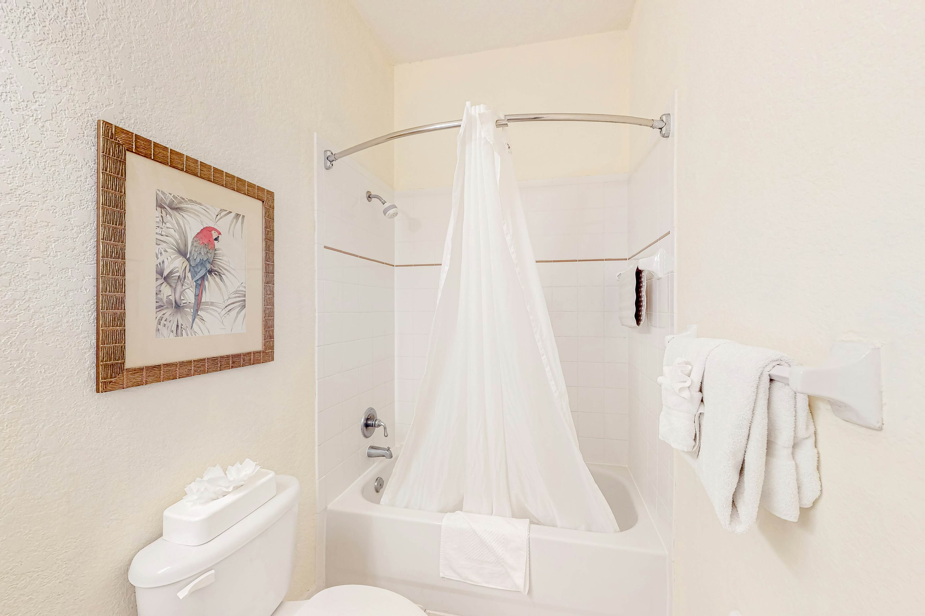 2nd floor condo near theme parks, restaurant, tennis court, balcony, sauna