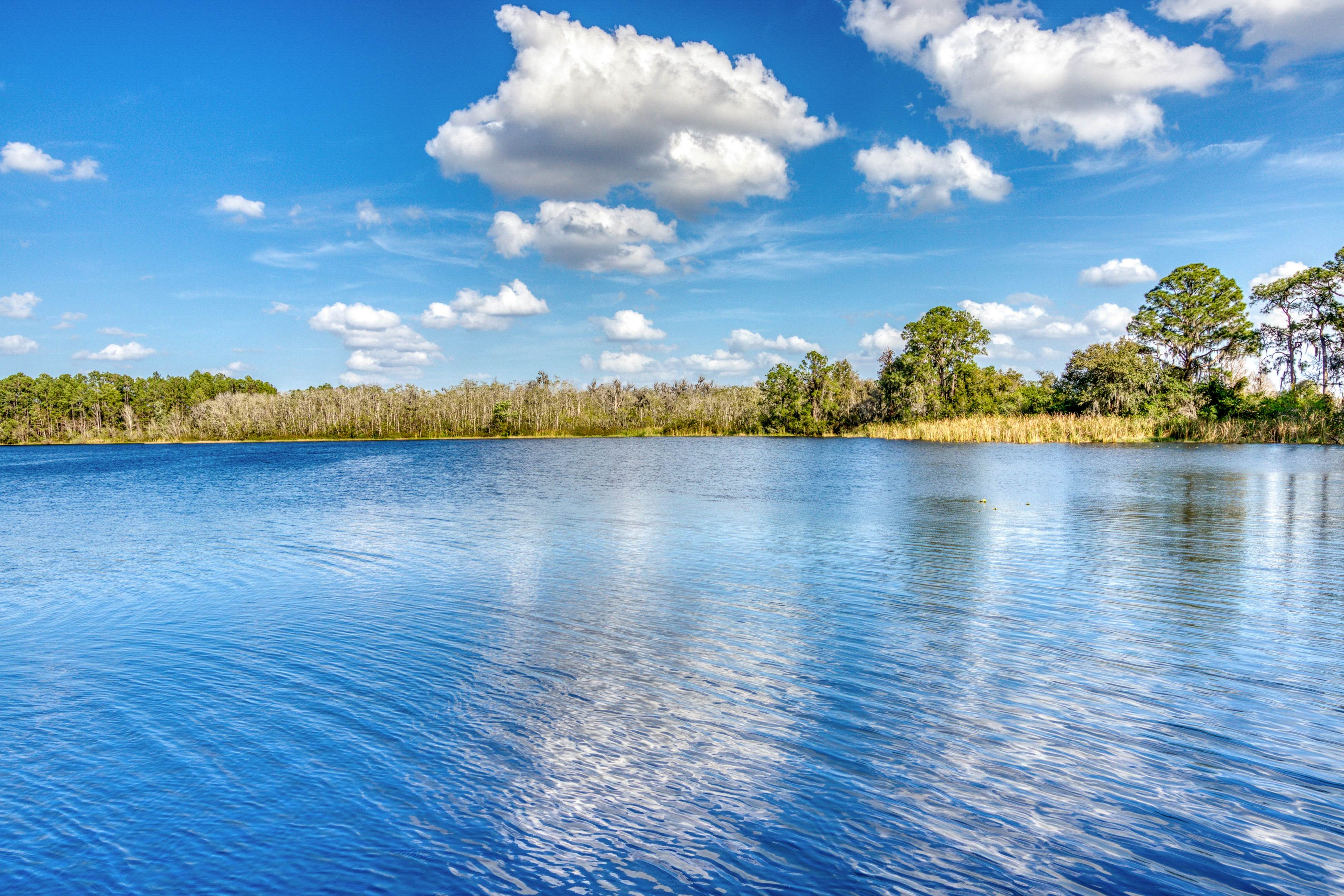 2nd floor condo near theme parks, restaurant, tennis court, balcony, sauna