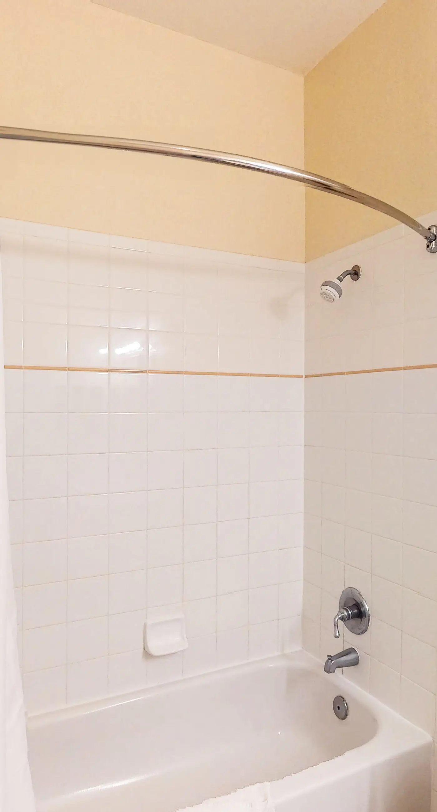 3rd floor condo w/ sauna, restaurant, gym, tennis court, shared pools
