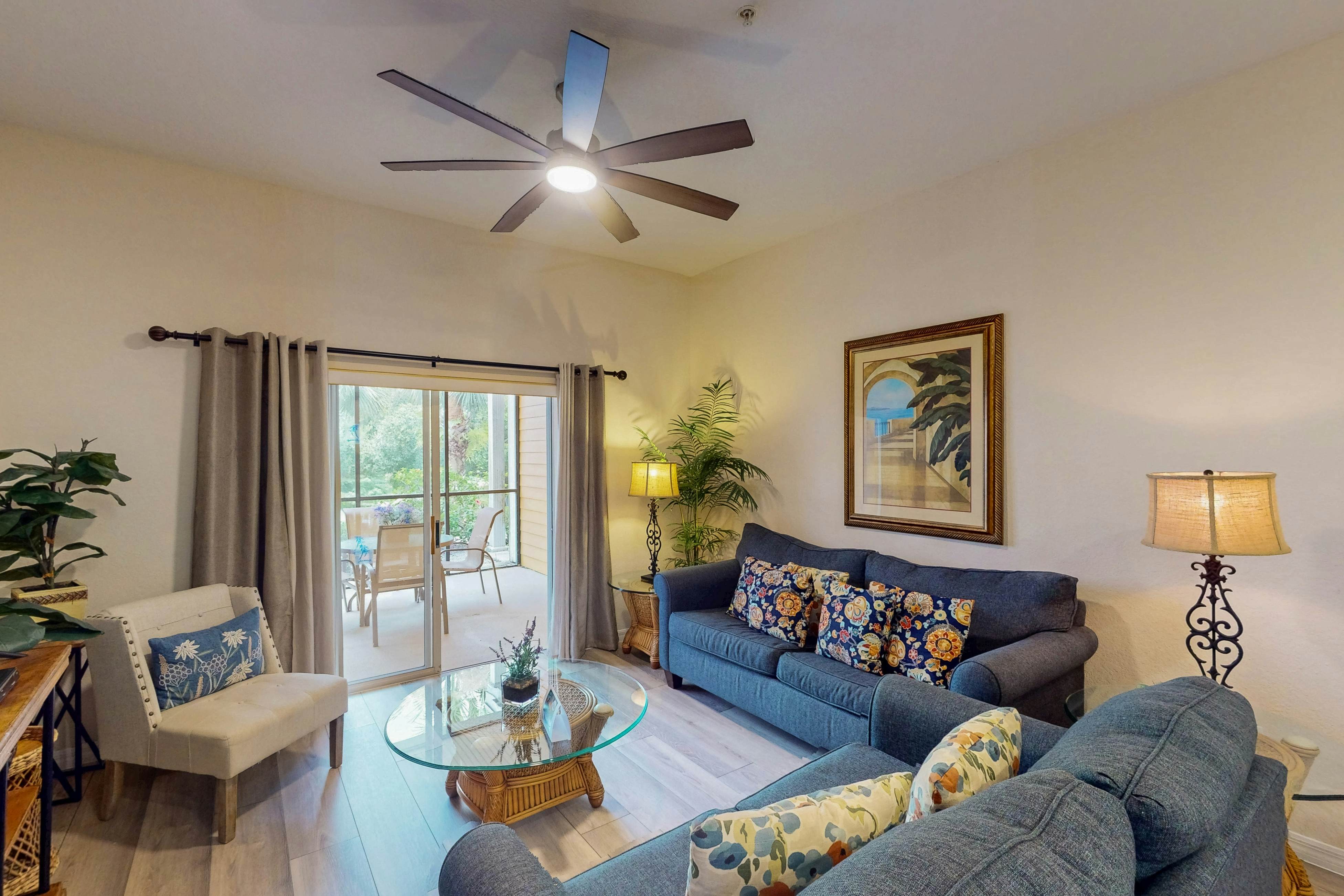 1st floor condo near theme parks, sauna, tennis court, gym, restaurant