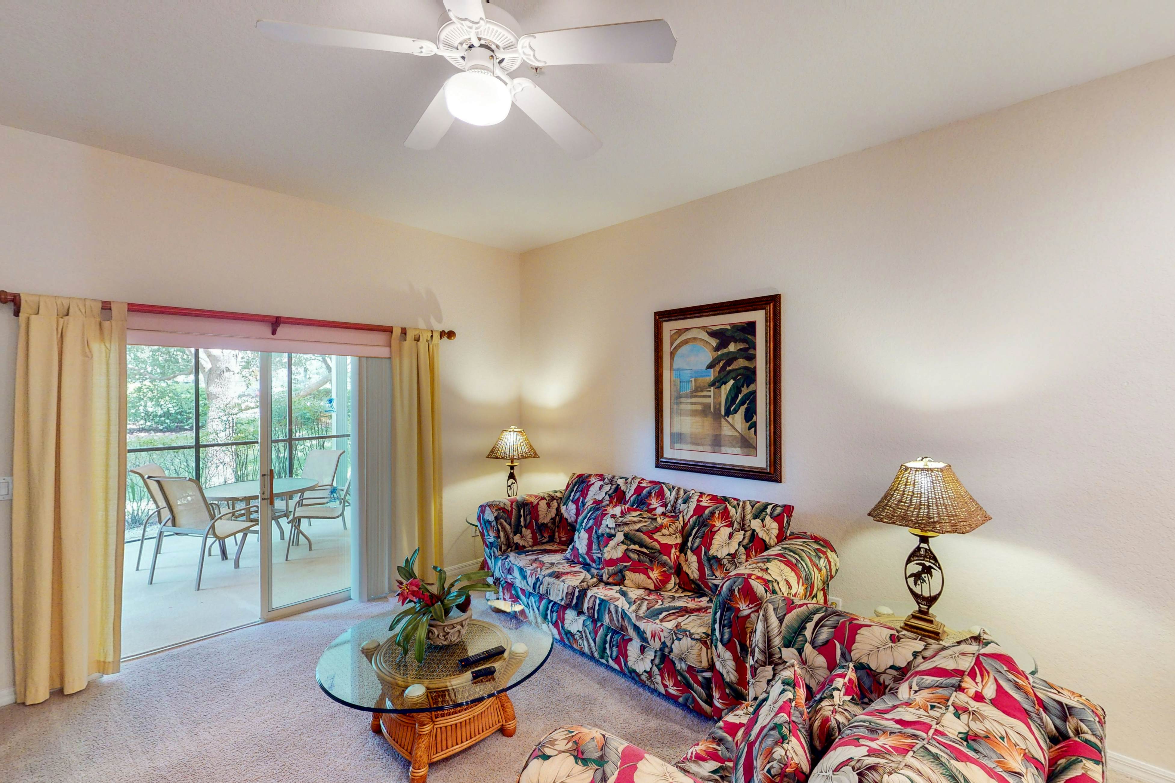 1st floor condo w/ basketball court, near theme parks, restaurant, pools