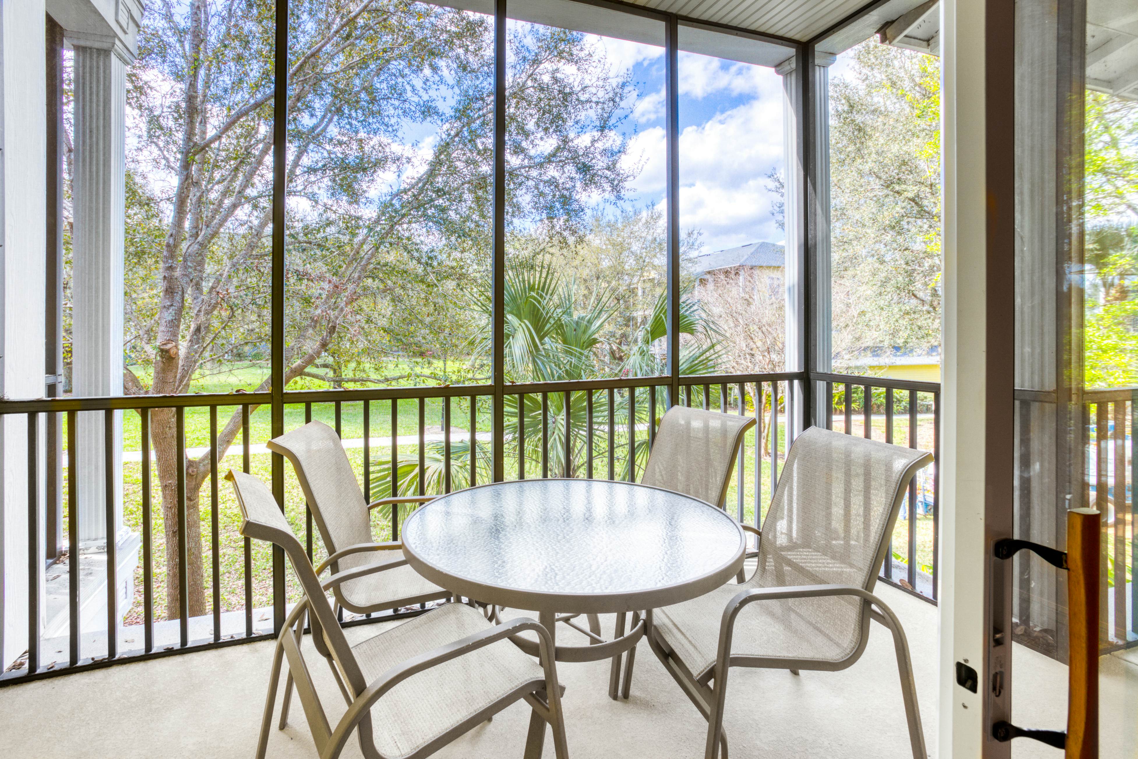 2nd floor condo near theme parks, tennis court, balcony, gym, restaurant