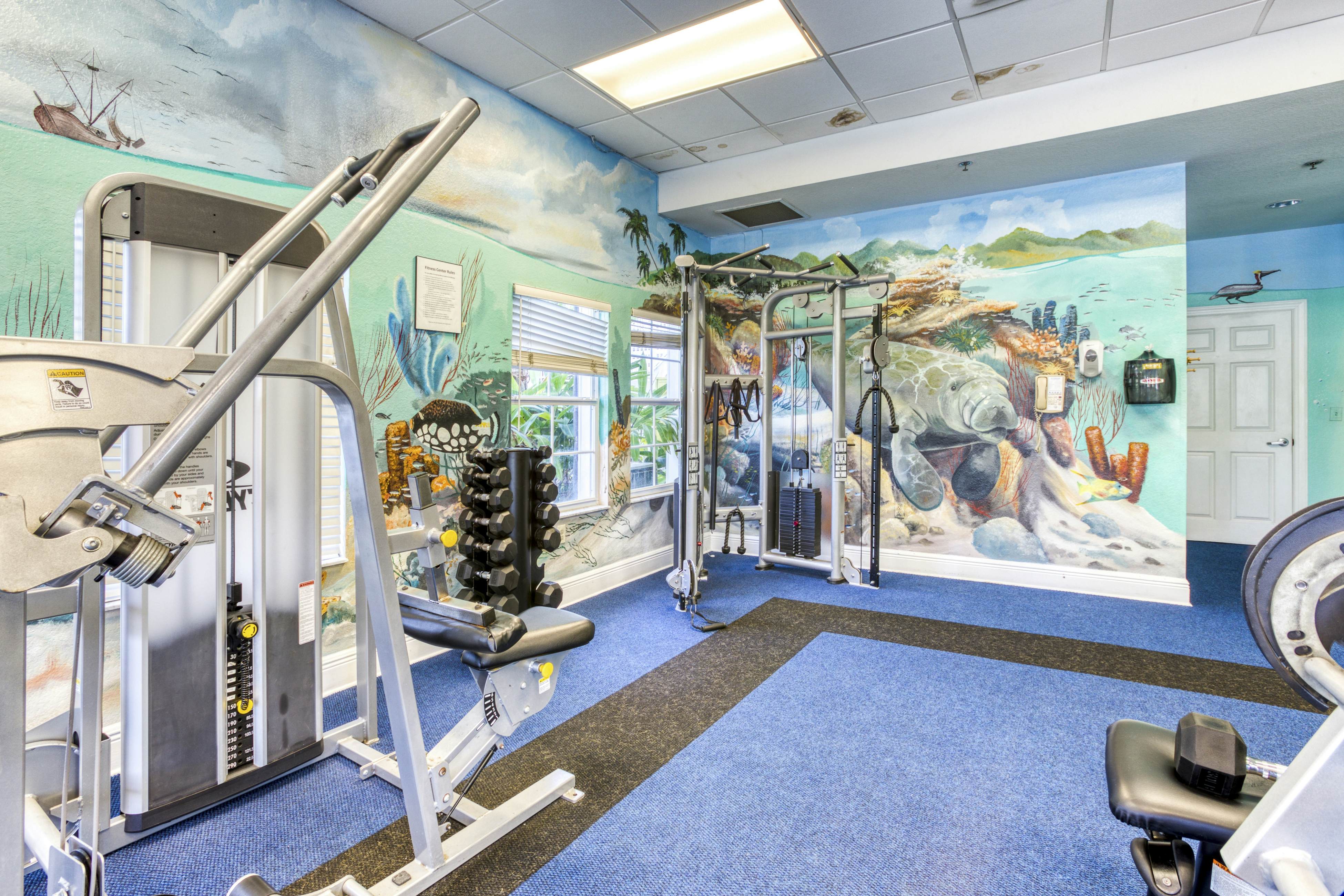 2nd floor condo w/ basketball court, near theme parks, sauna, gym, balcony