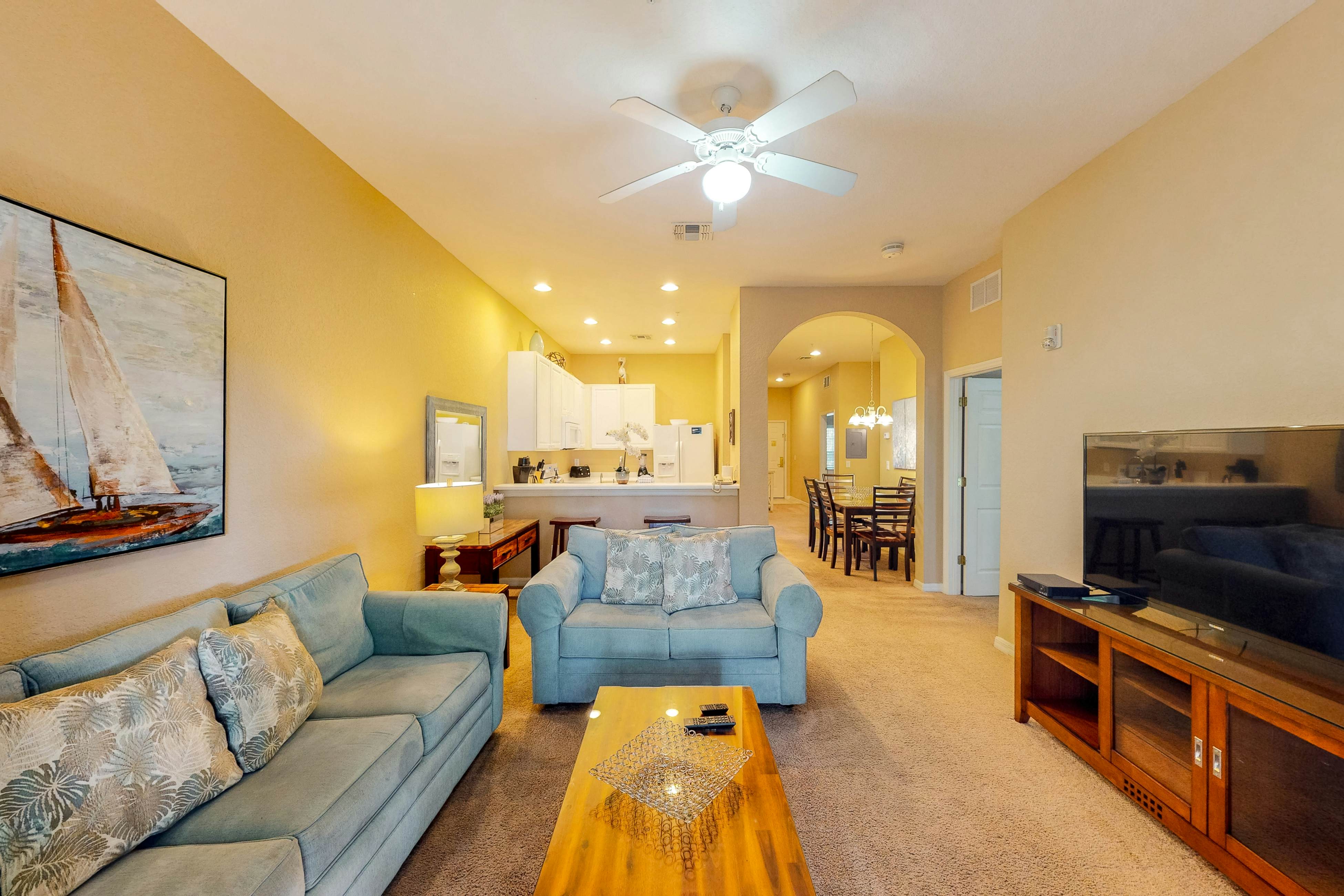 1st floor condo near theme parks, sauna, gym, basketball court, tennis court