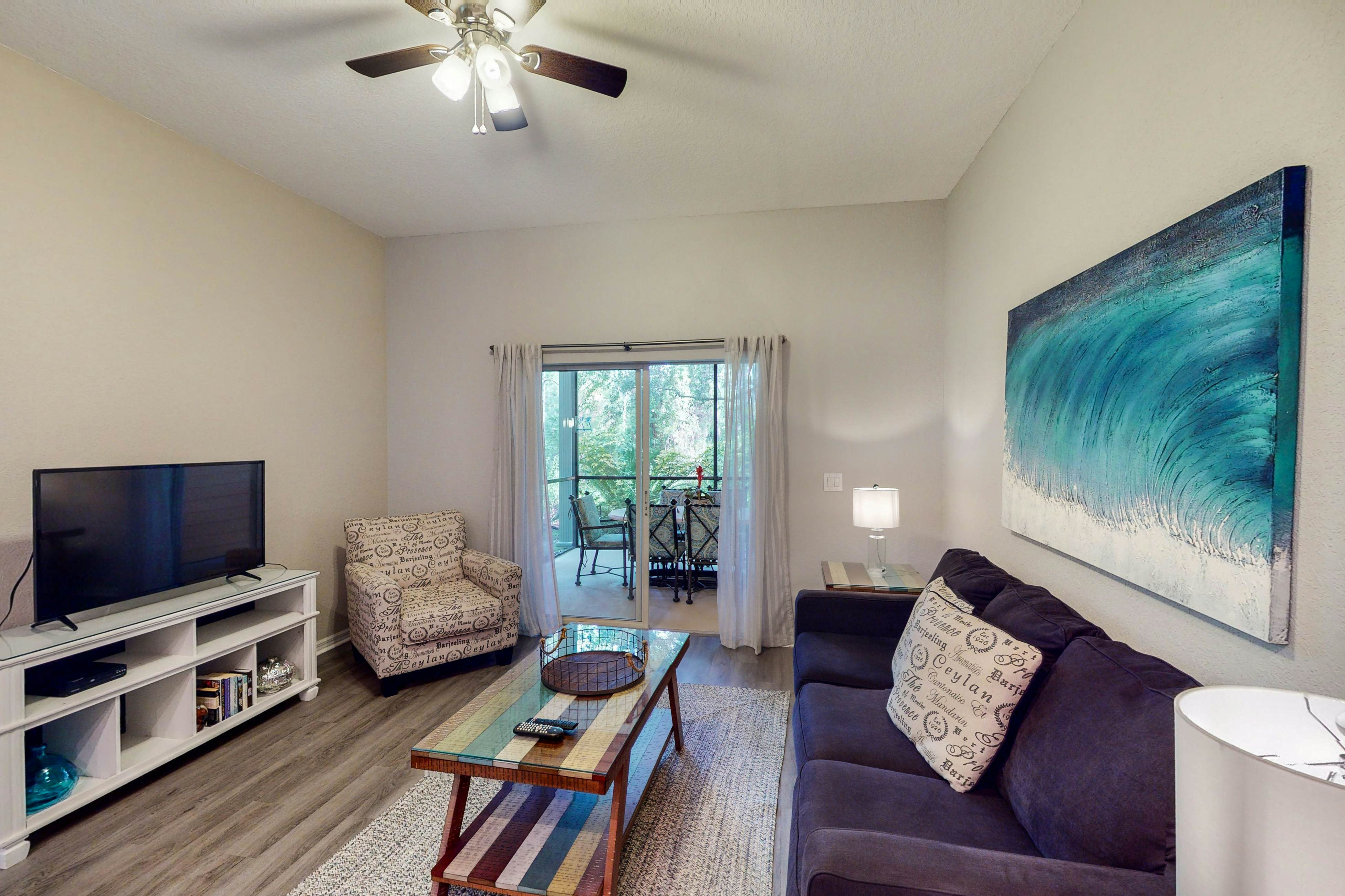 1st floor condo w/ gym, restaurant, sauna, tennis court, limited-mobility access