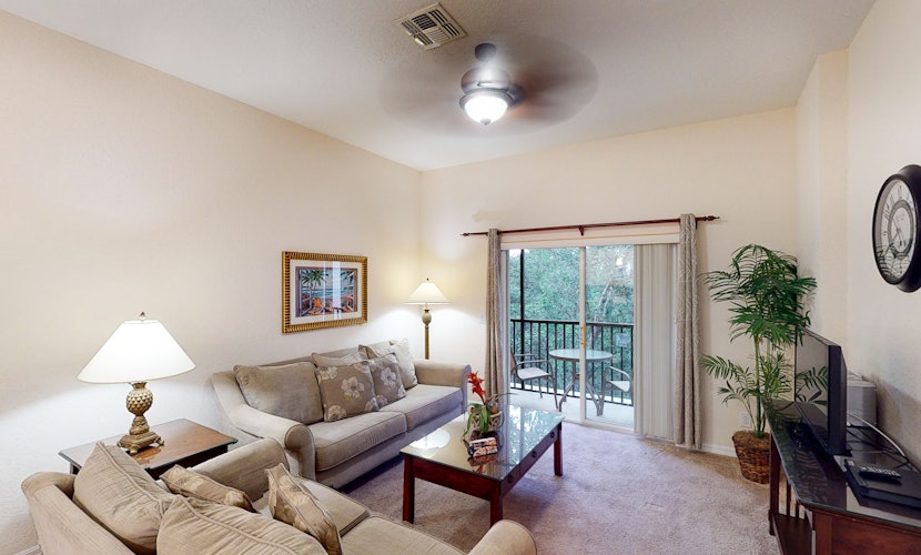 3rd floor condo near theme parks, pools, tennis court, gym, basketball court