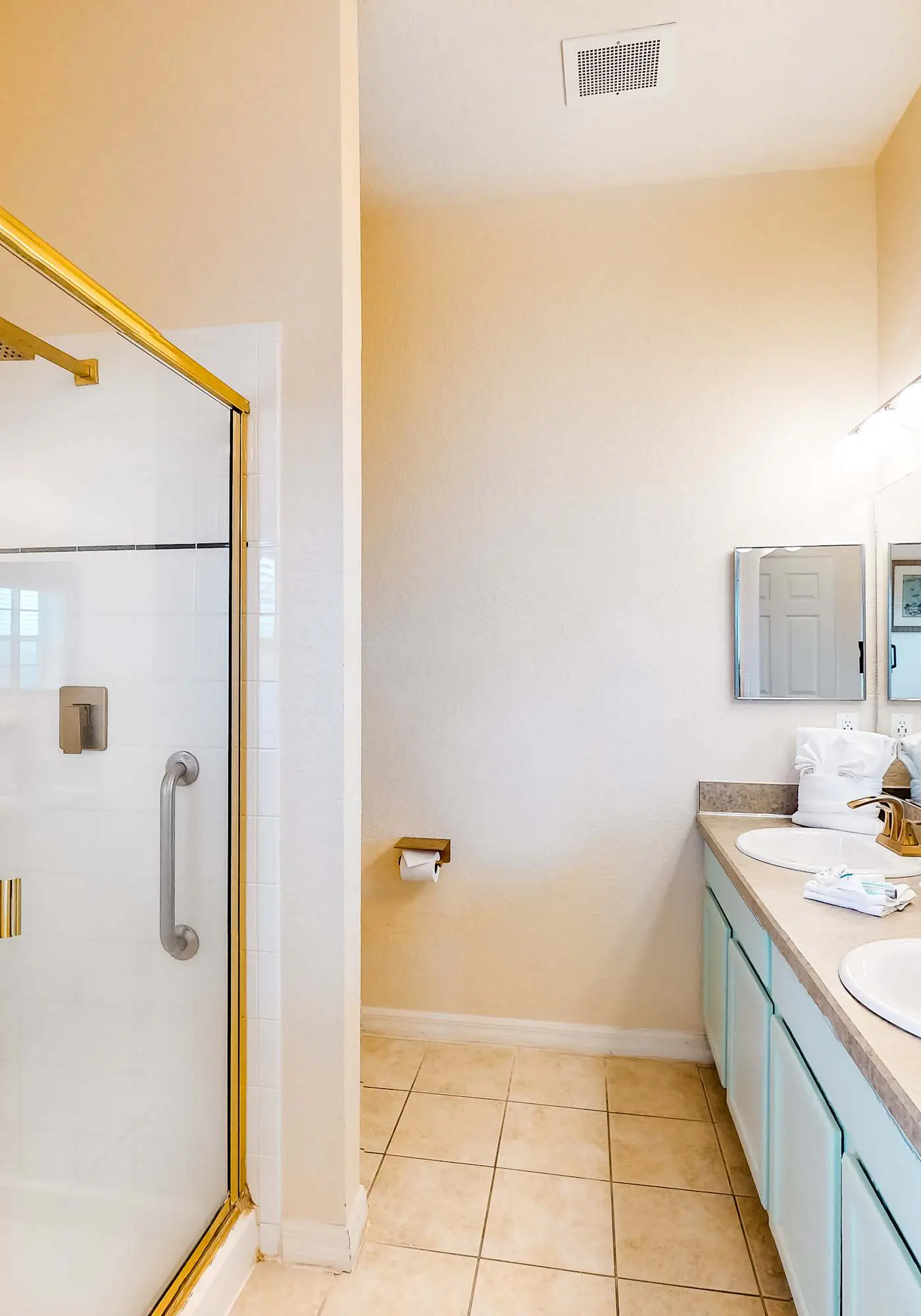 First floor lake view condo w/ pool & hot tub access, private W/D, & central AC