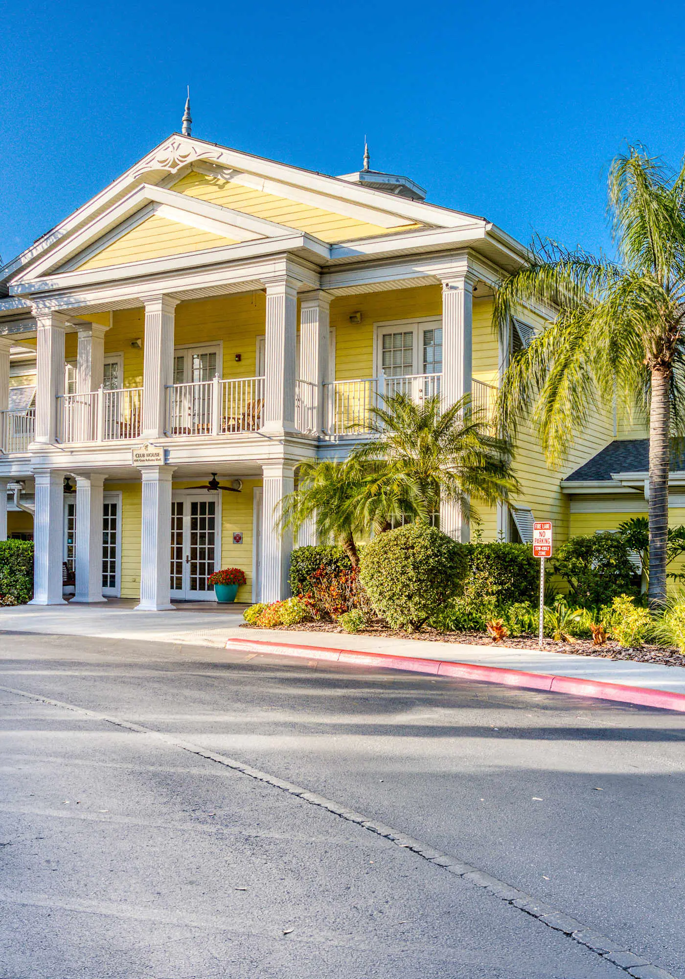 First floor lake view condo w/ pool & hot tub access, private W/D, & central AC