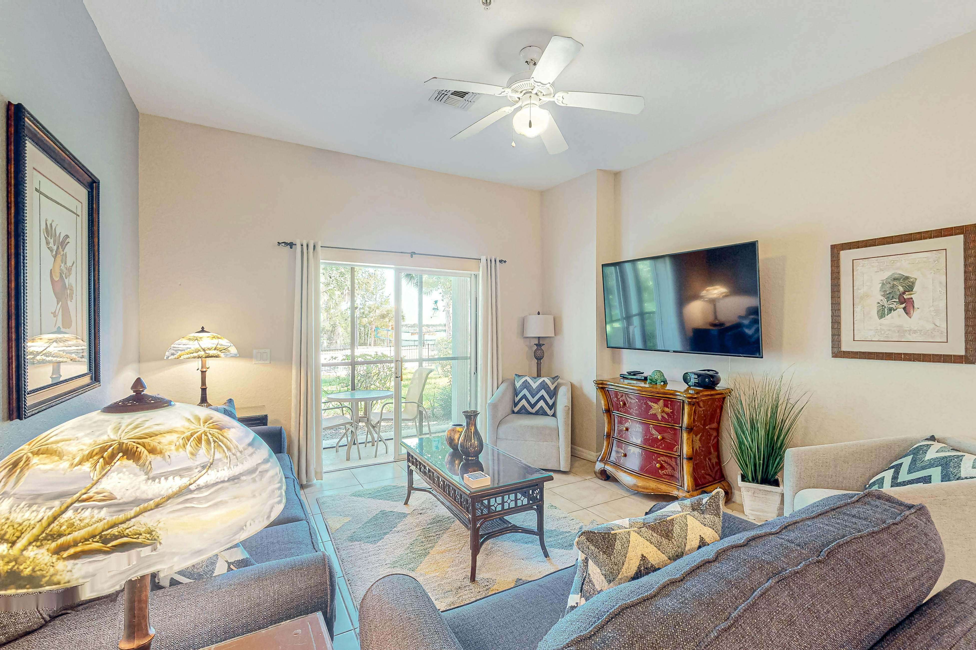 1st-floor condo near theme parks with pools, sauna, gym & on-site dining