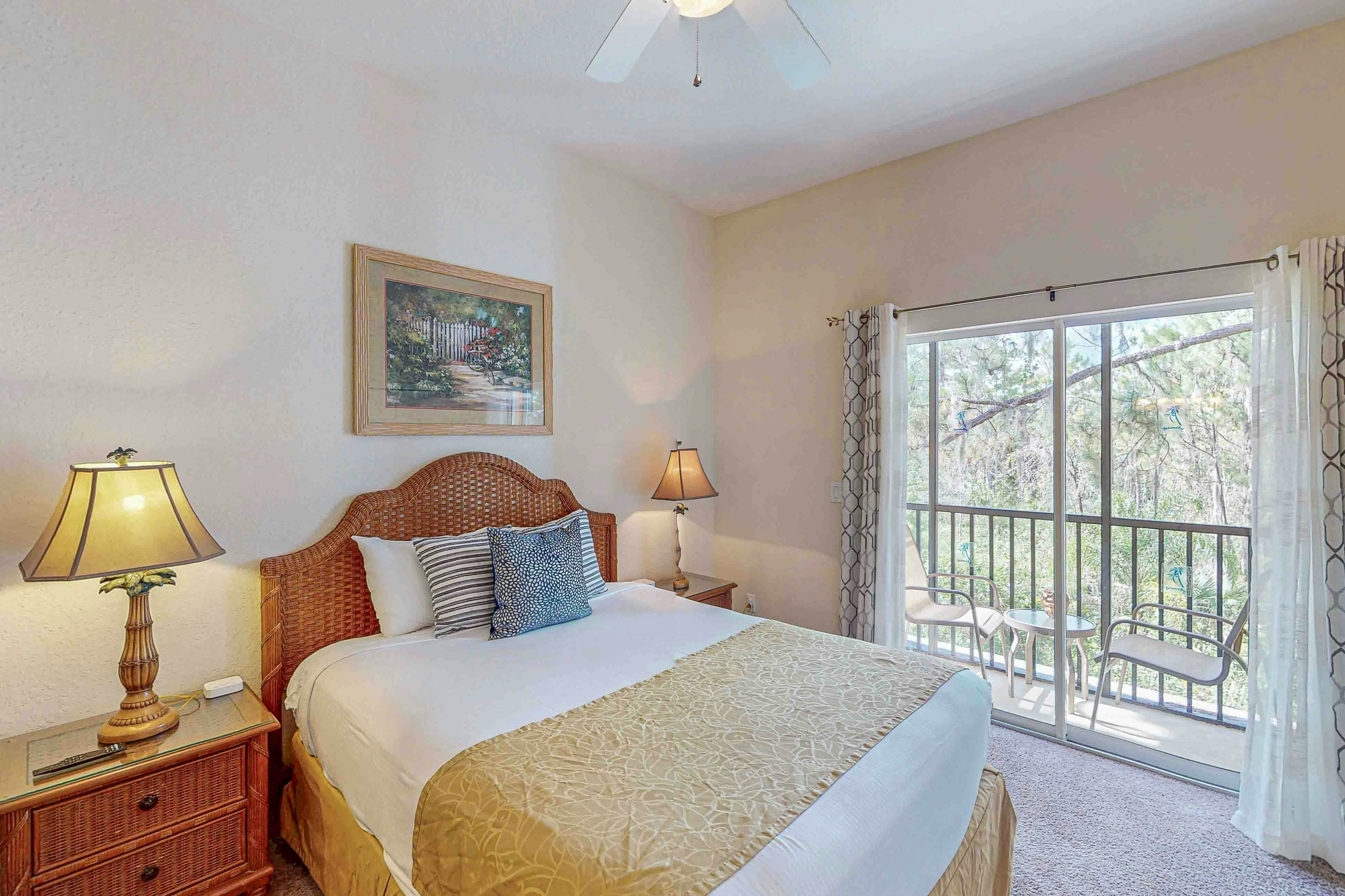 Lovely Condo with Balcony & Shared Gym, Pool, and Sauna