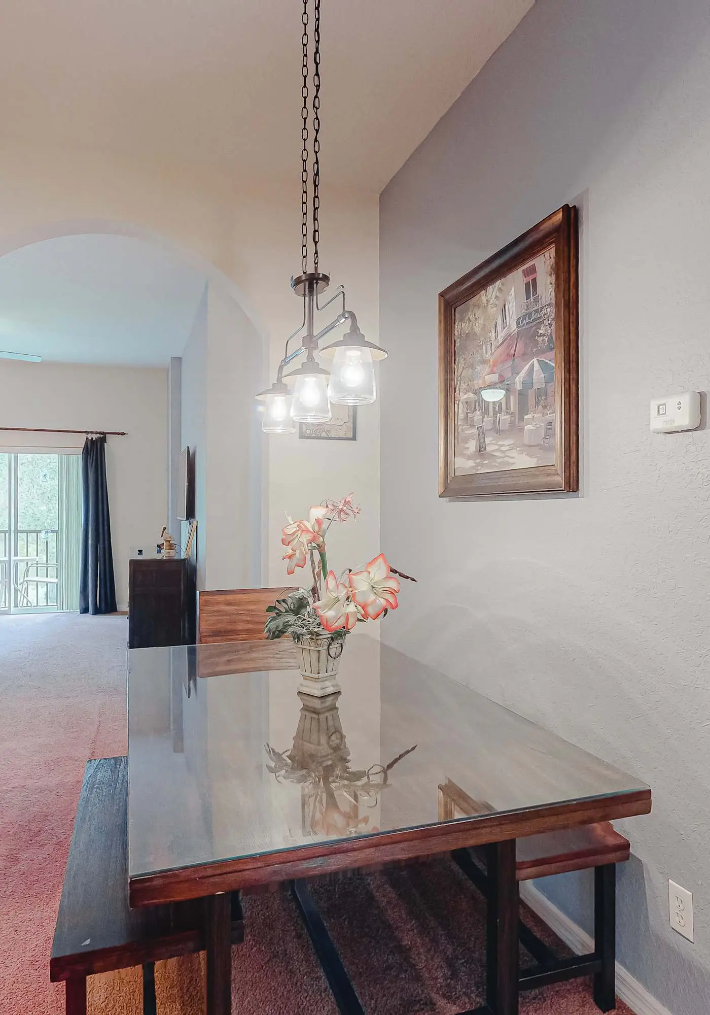 2nd floor condo near theme parks, restaurant, gym, shared pools, tennis court