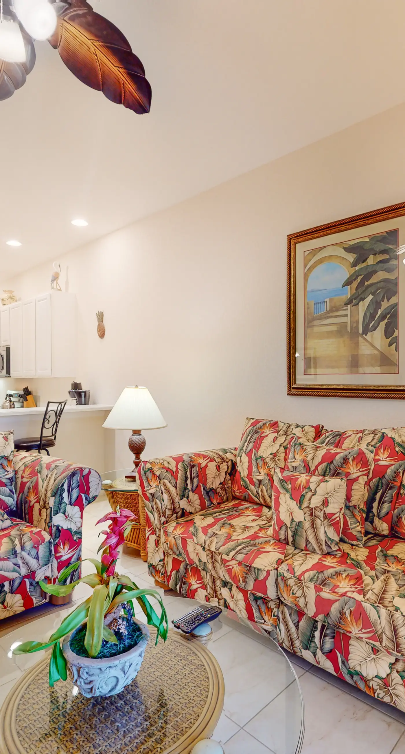 1st floor condo w/ restaurant, limited-mobility access, patio, sauna, gym