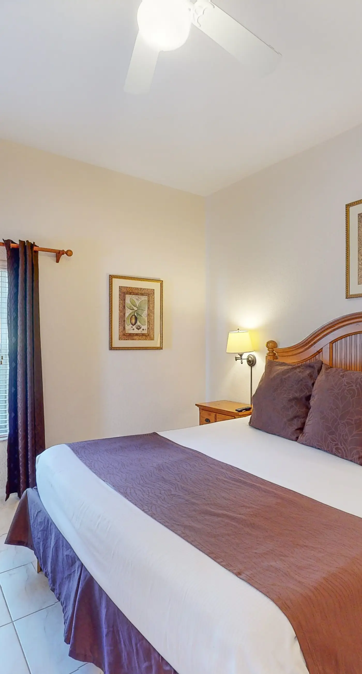 1st floor condo w/ restaurant, limited-mobility access, patio, sauna, gym