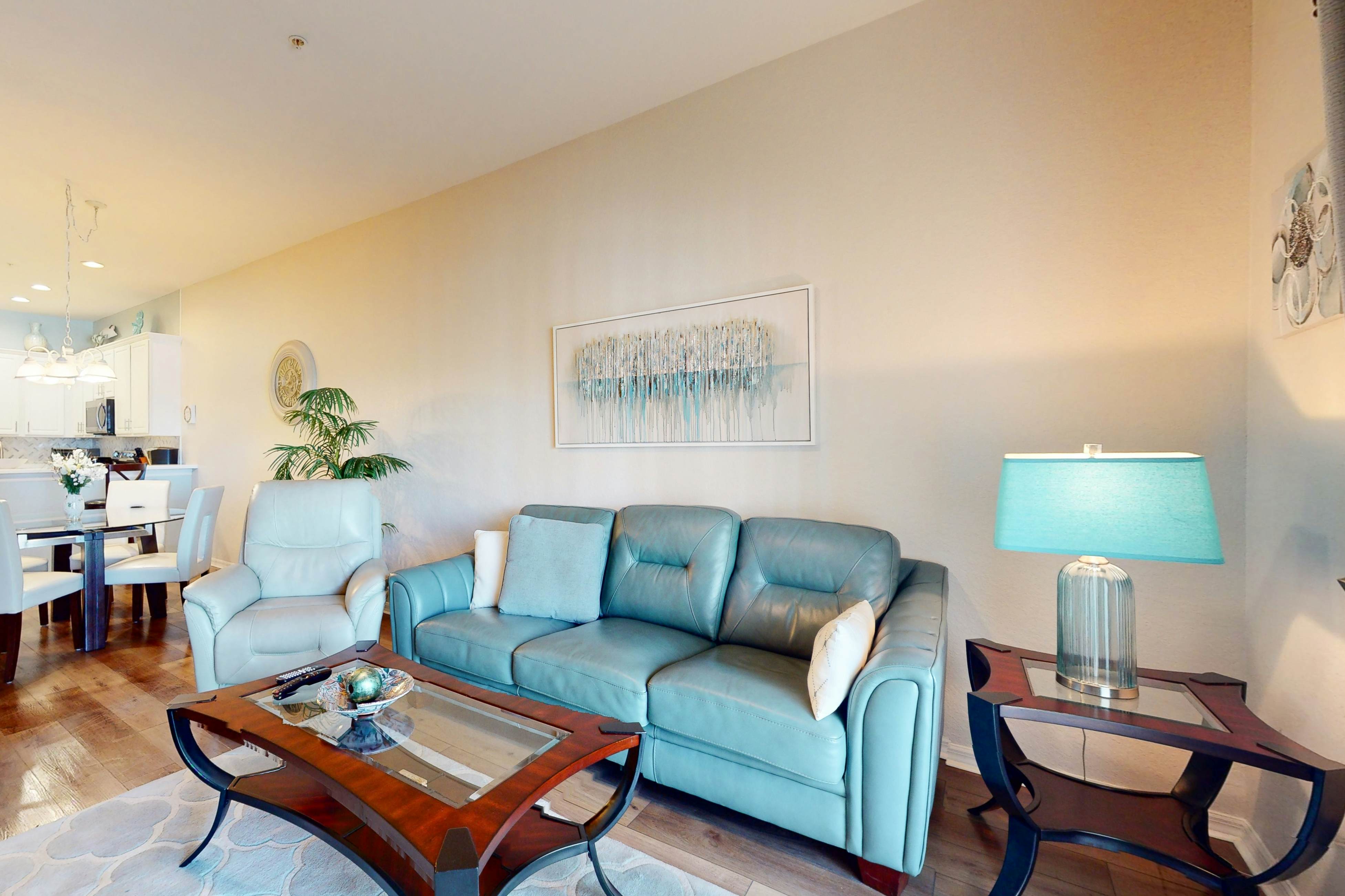 2nd-floor condo with premium location in fabulous Bahama Bay Resort, gym & sauna