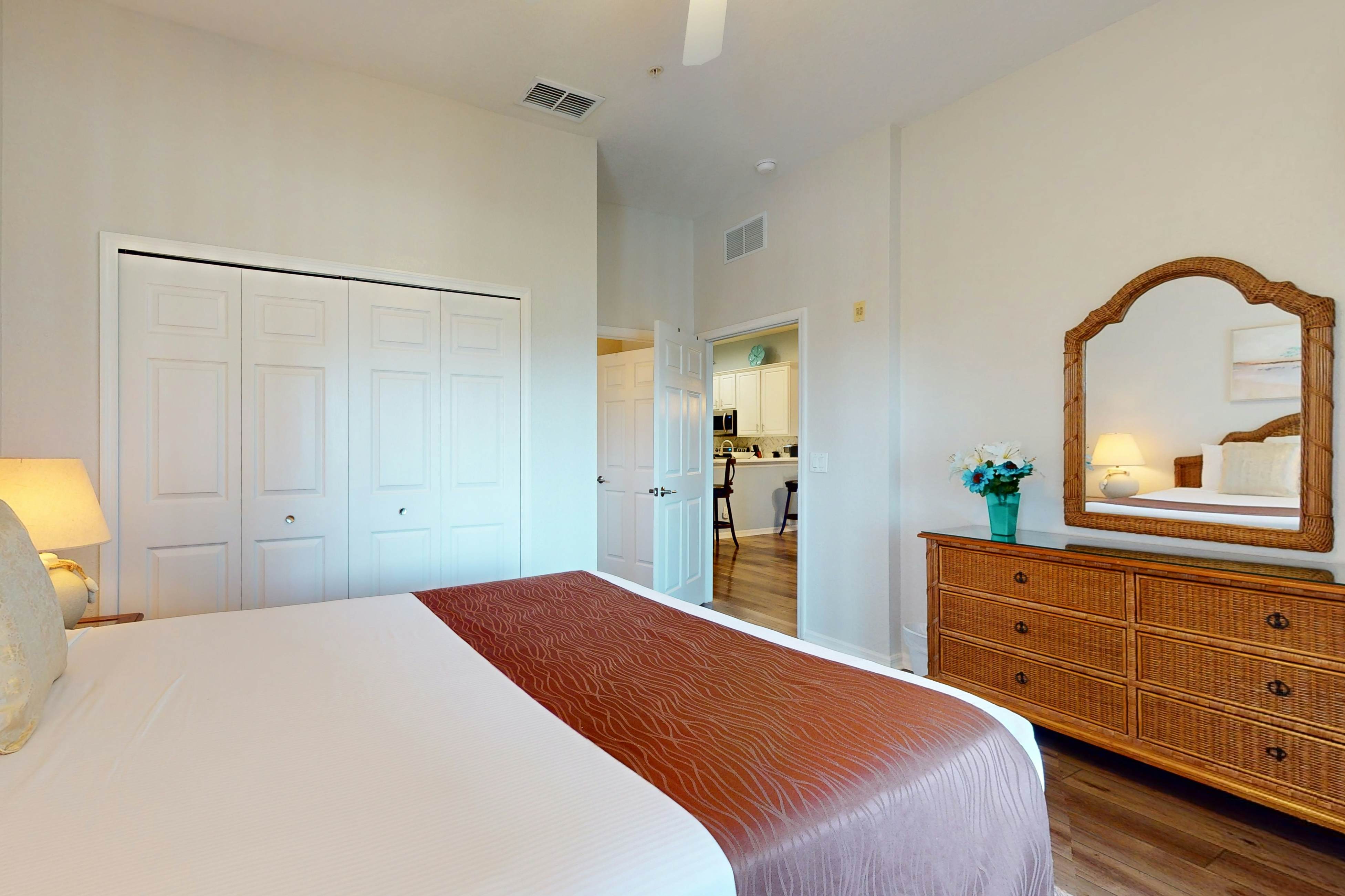 2nd-floor condo with premium location in fabulous Bahama Bay Resort, gym & sauna