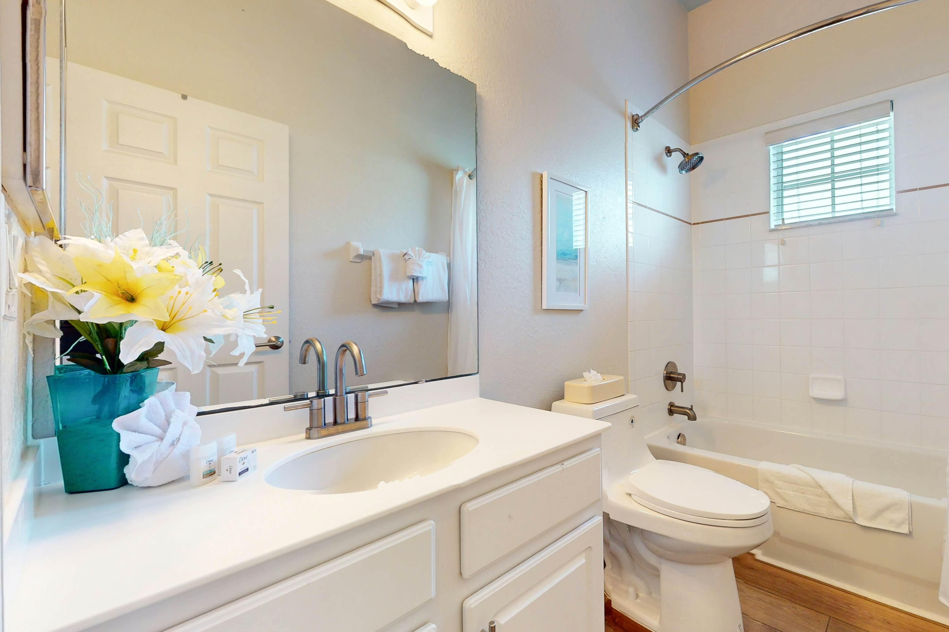 2nd-floor condo with premium location in fabulous Bahama Bay Resort, gym & sauna