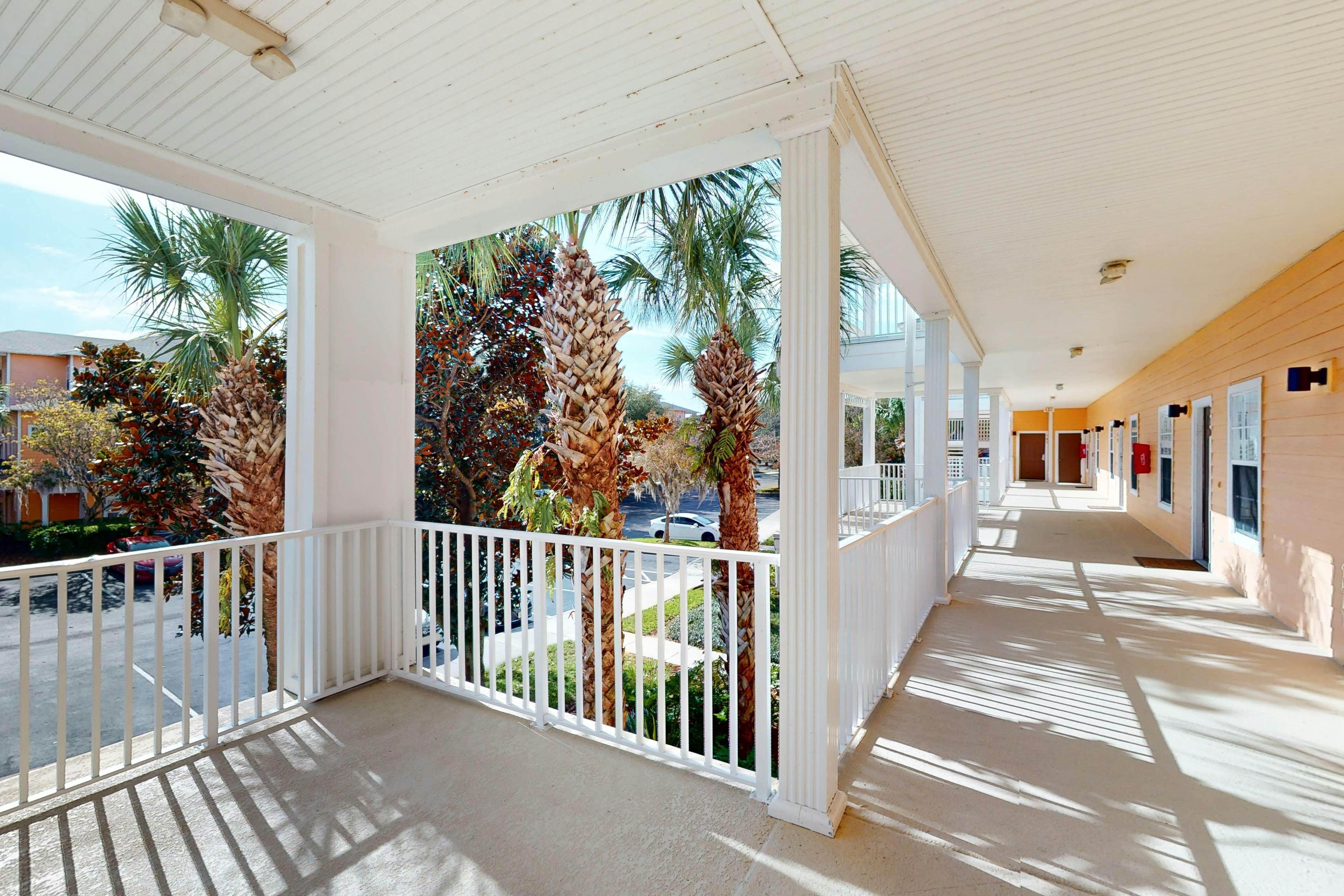 2nd-floor condo with premium location in fabulous Bahama Bay Resort, gym & sauna