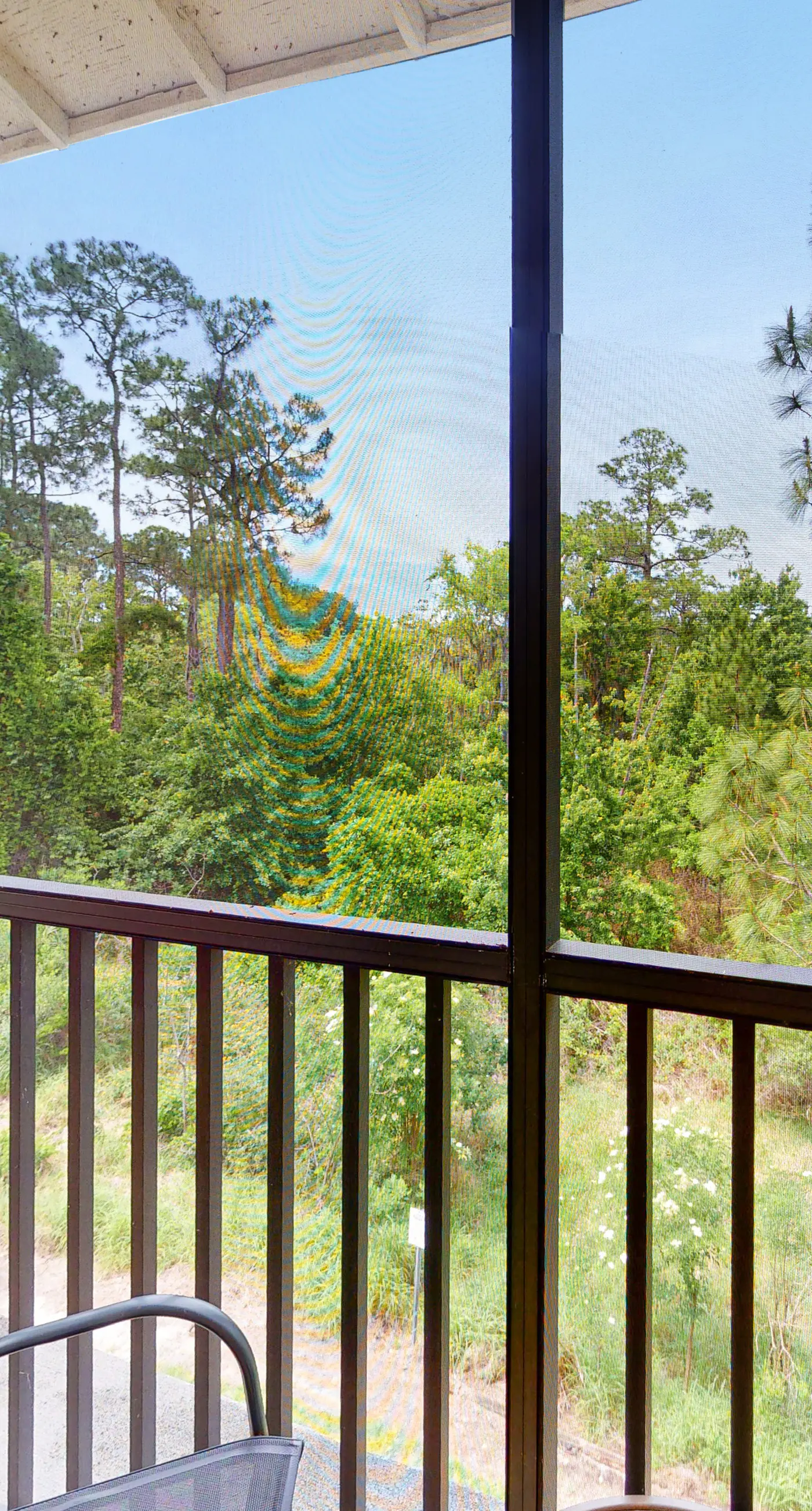 3rd floor condo w/ restaurant, balcony, near theme parks, sauna, shared pools