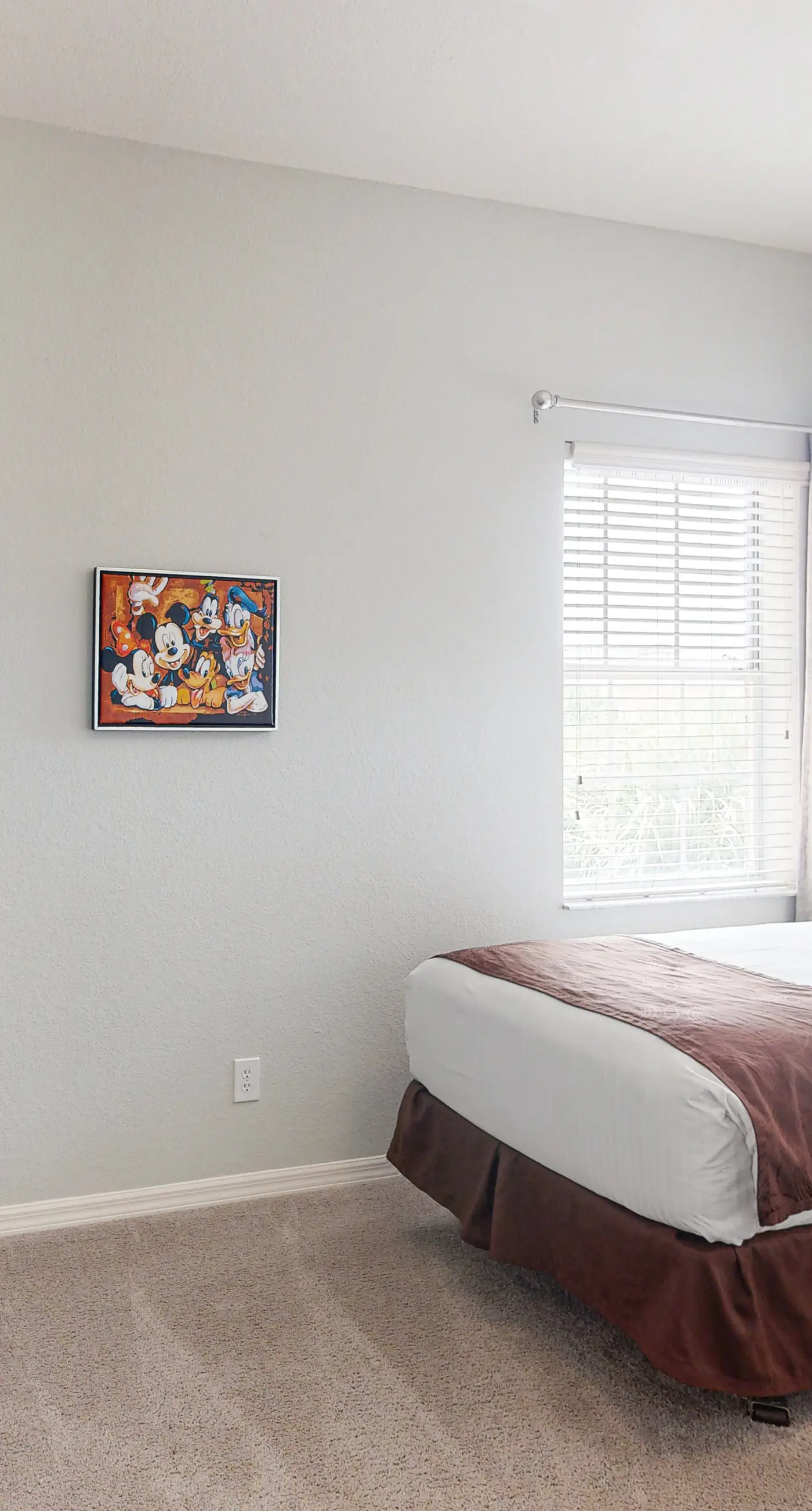 3rd floor condo w/ restaurant, balcony, near theme parks, sauna, shared pools