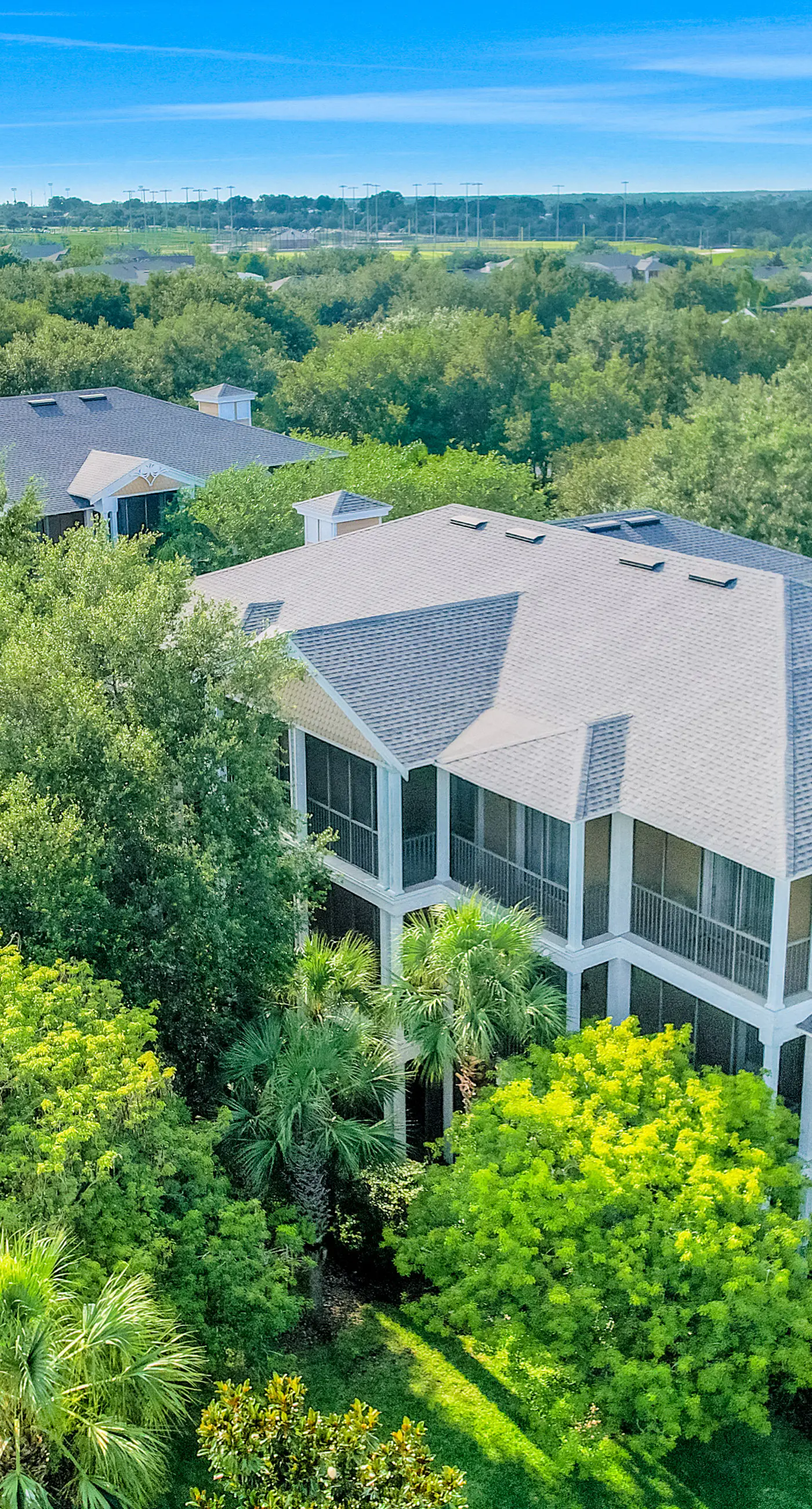 2nd floor condo near theme parks, restaurant, basketball court, tennis court