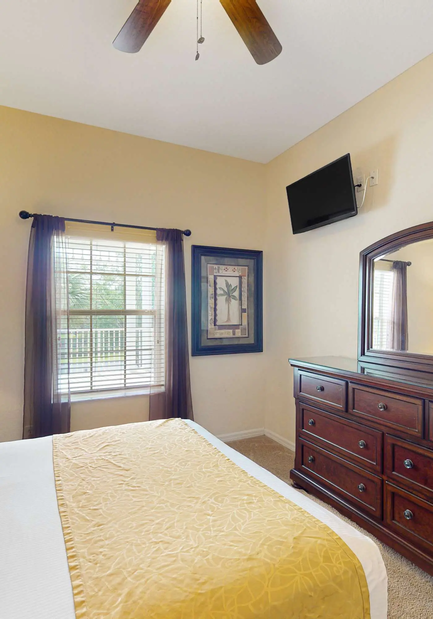 2nd floor condo near theme parks, tennis court, basketball court, balcony